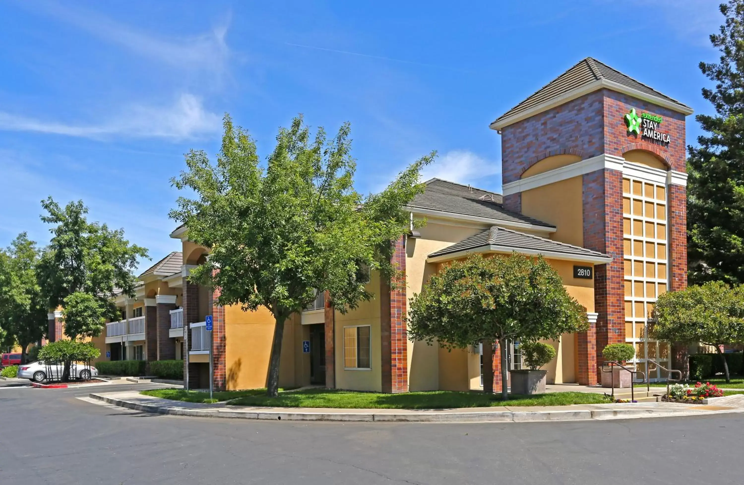 Property building in Extended Stay America Suites - Sacramento - South Natomas Property building in Extended Stay America Suites - Sacramento - South Natomas