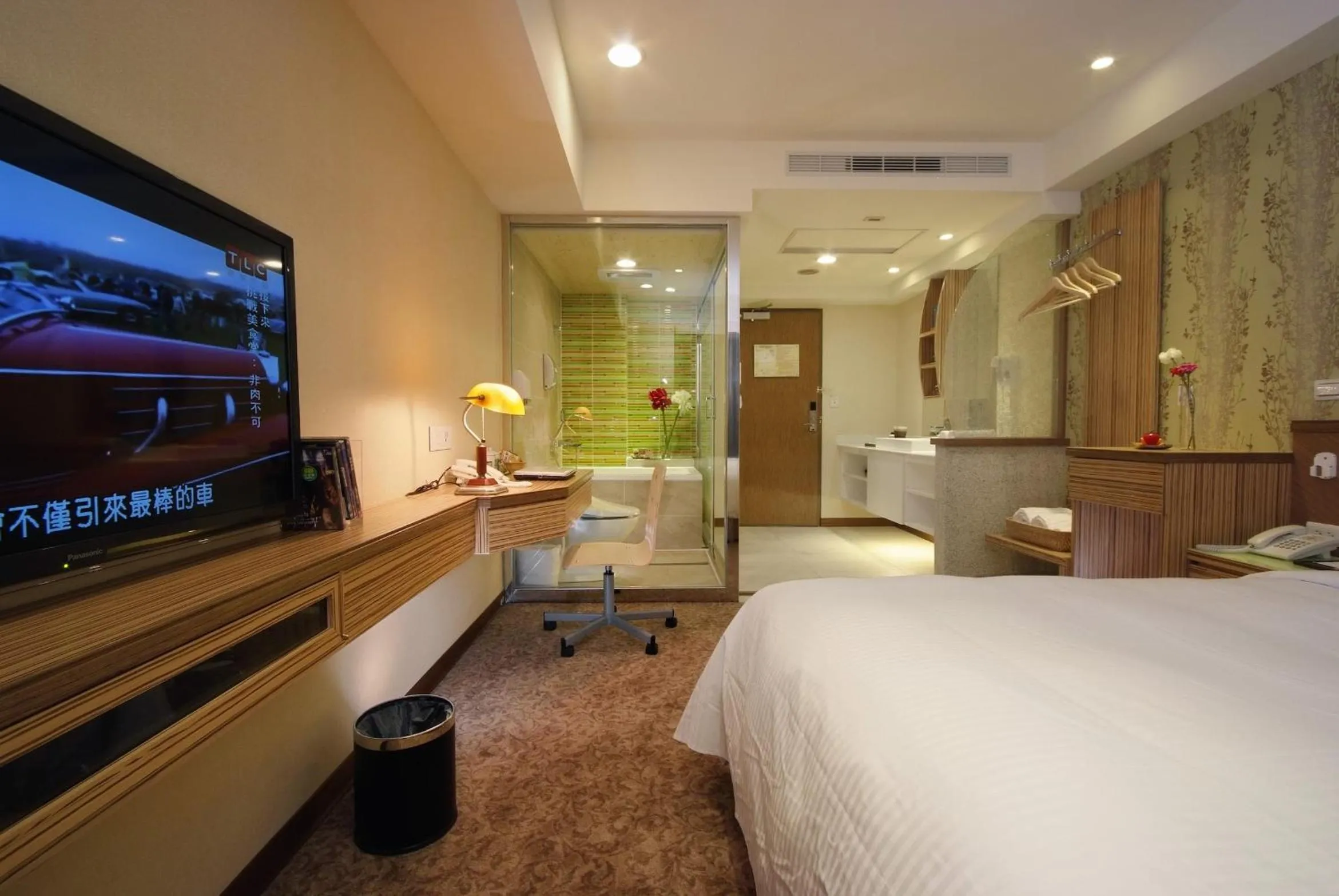 Photo of the whole room, Bed in NAGAHIRO Hotel