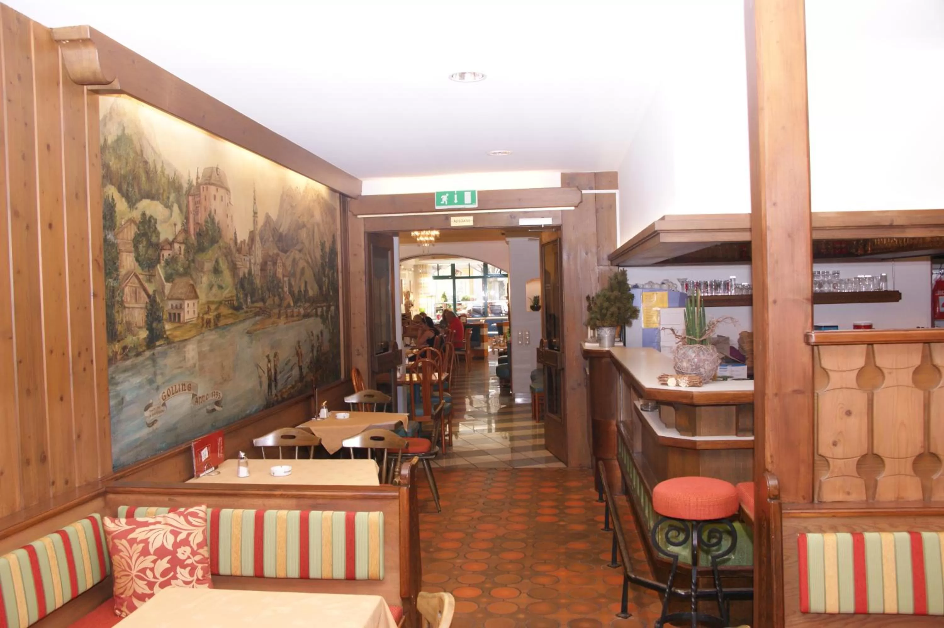 Restaurant/Places to Eat in Pension Café Maier