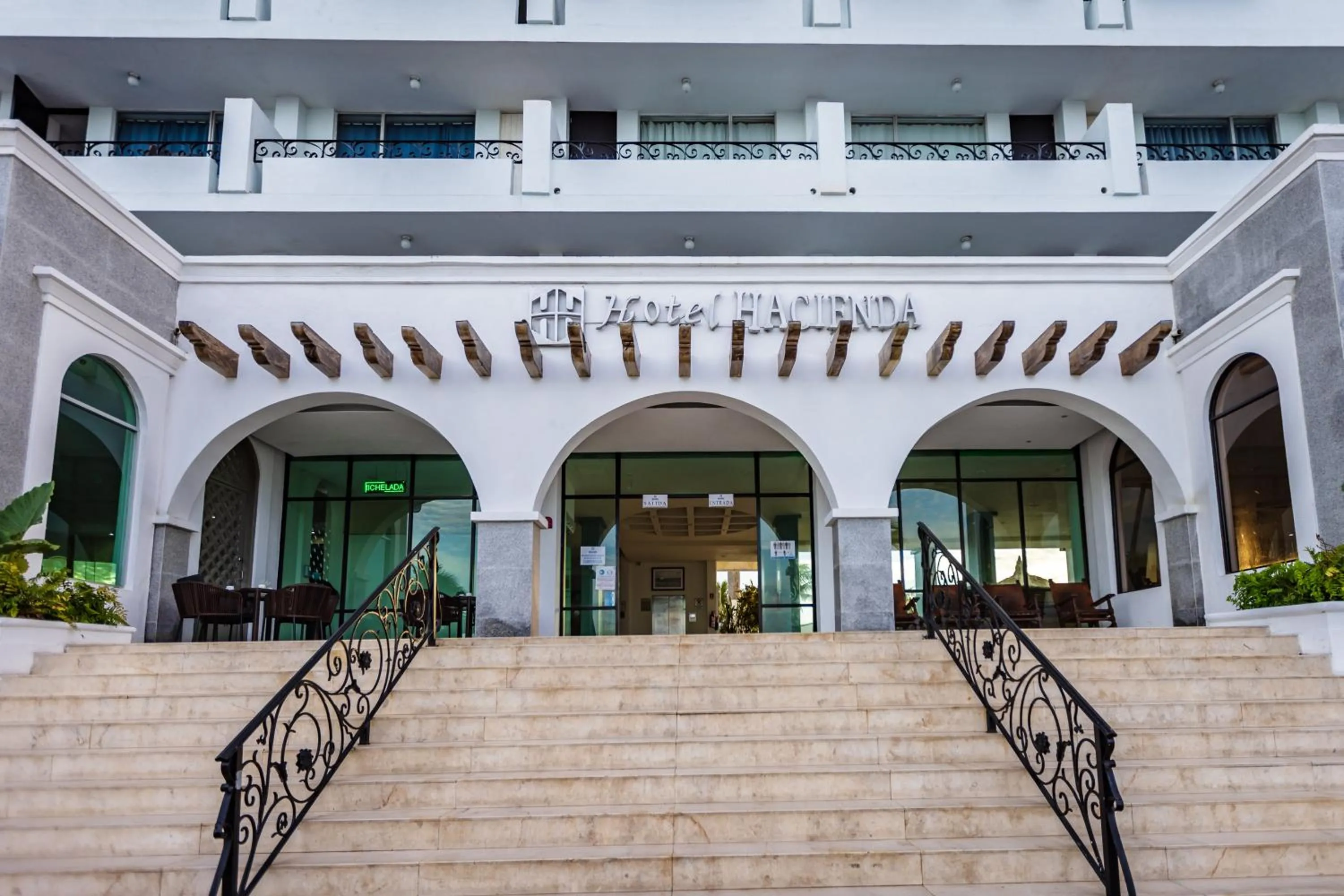 Facade/entrance in Hacienda Mazatlán sea view