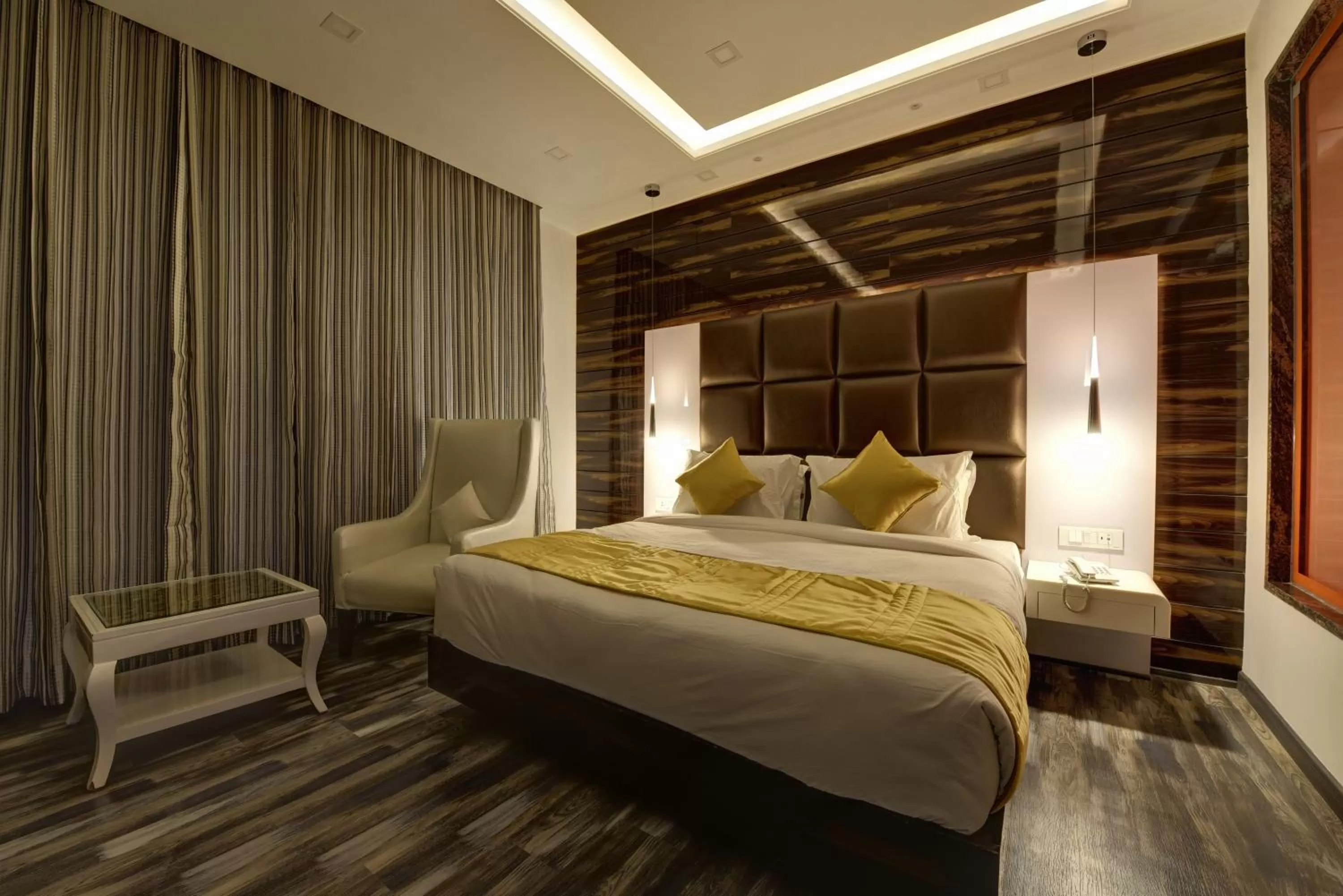 Bedroom, Bed in GOLDEN TREE