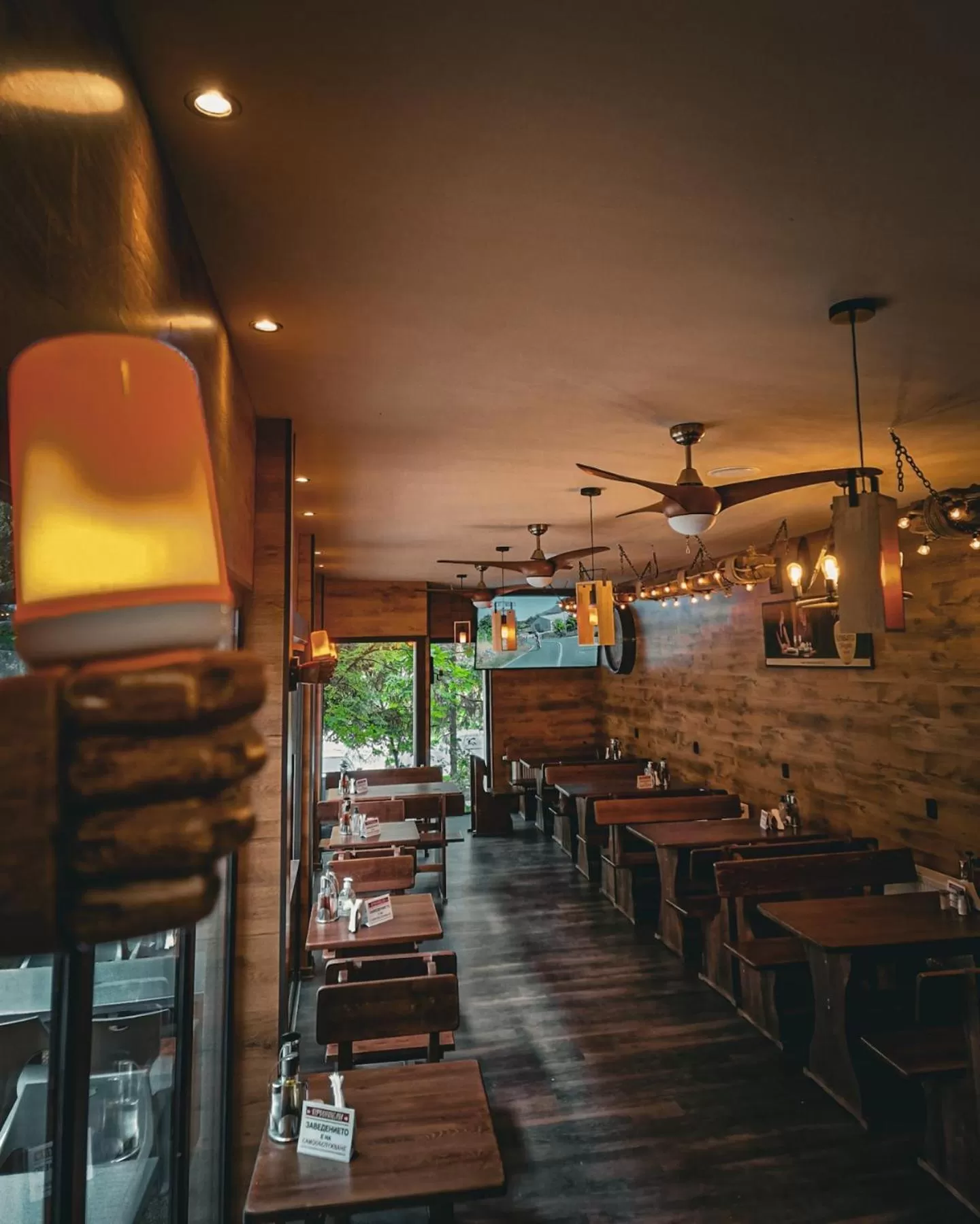 Restaurant/places to eat in Complex Friends