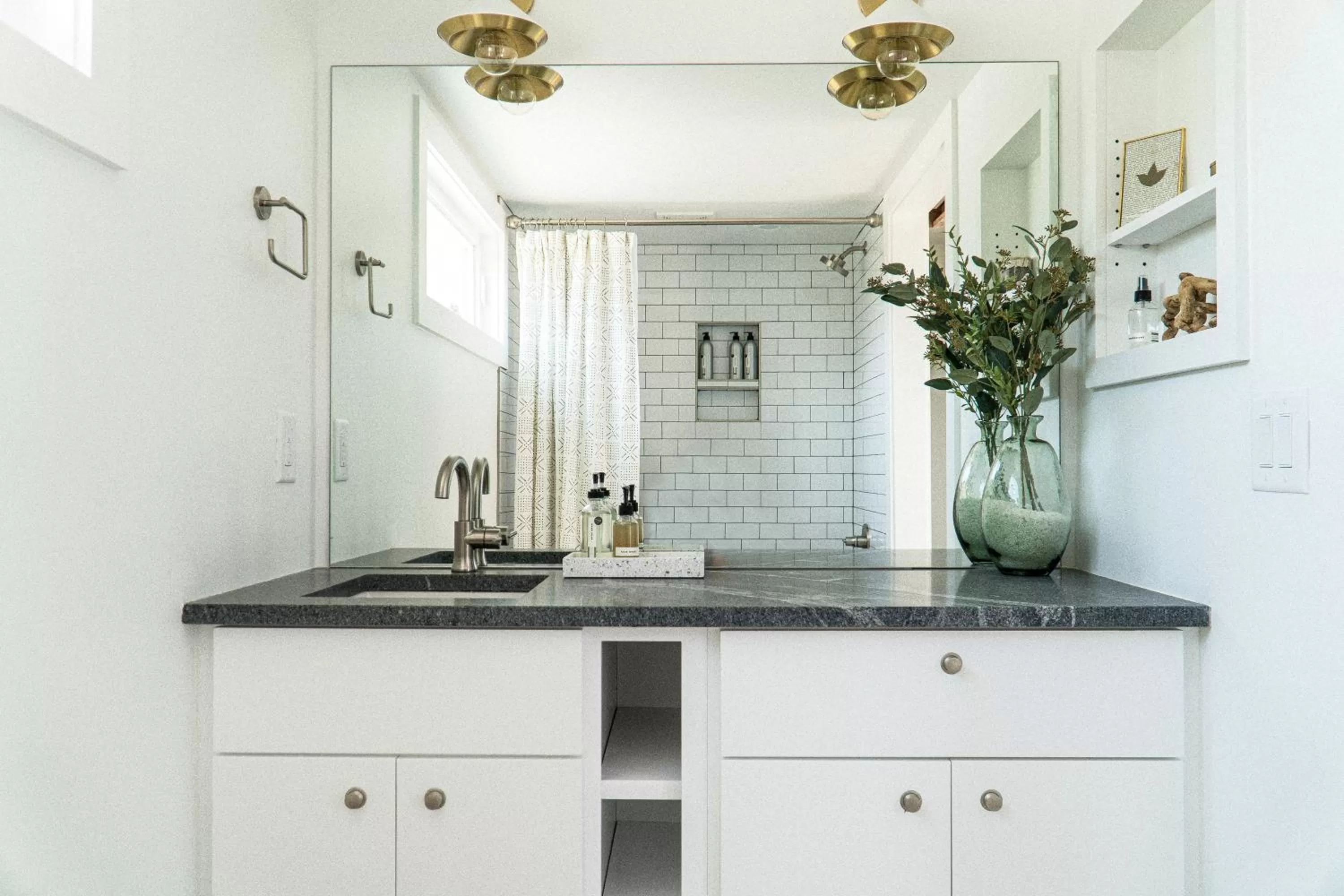 Bathroom in Ironwood Grove, Tiny House Hotel