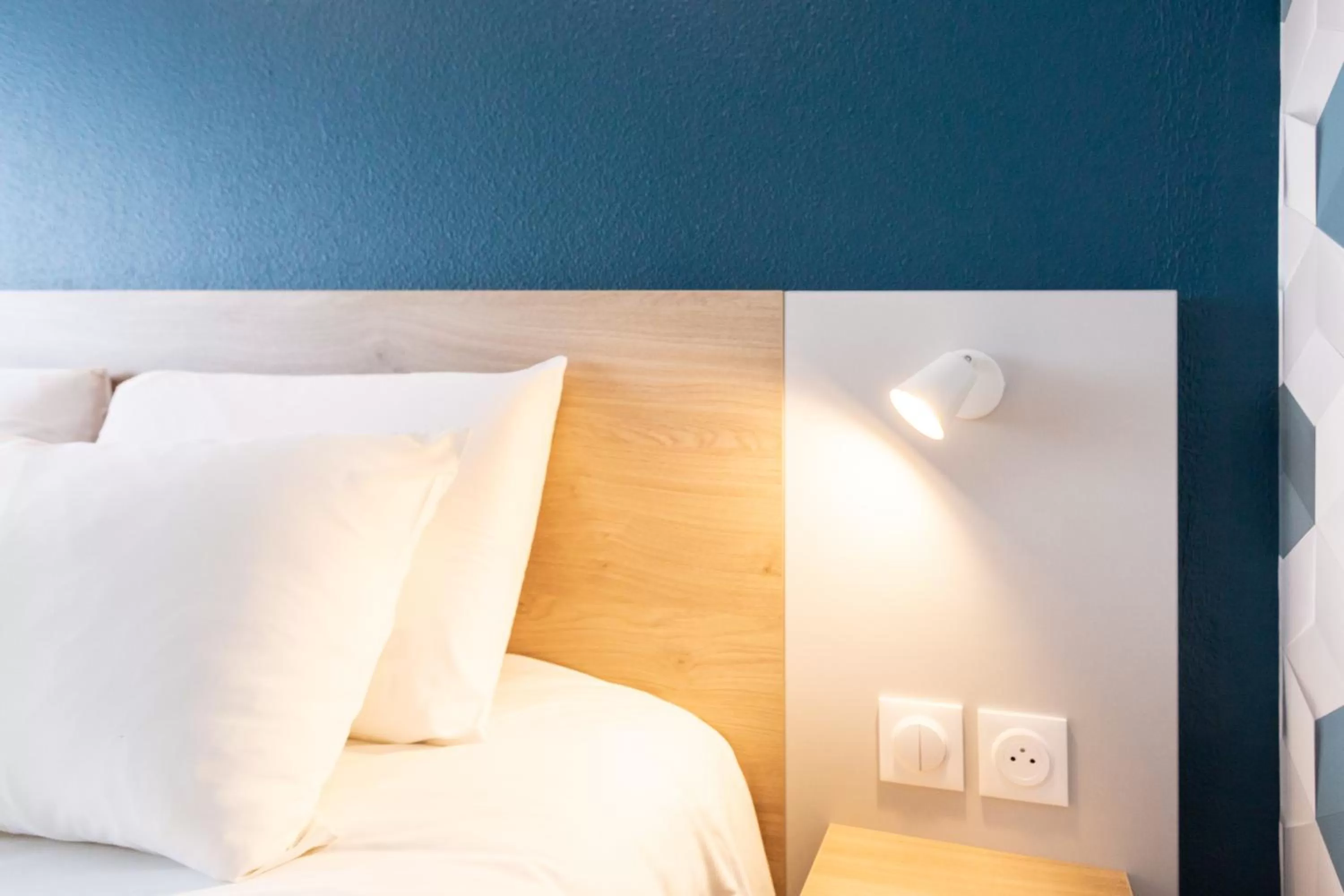 Bed in KYRIAD Issoudun