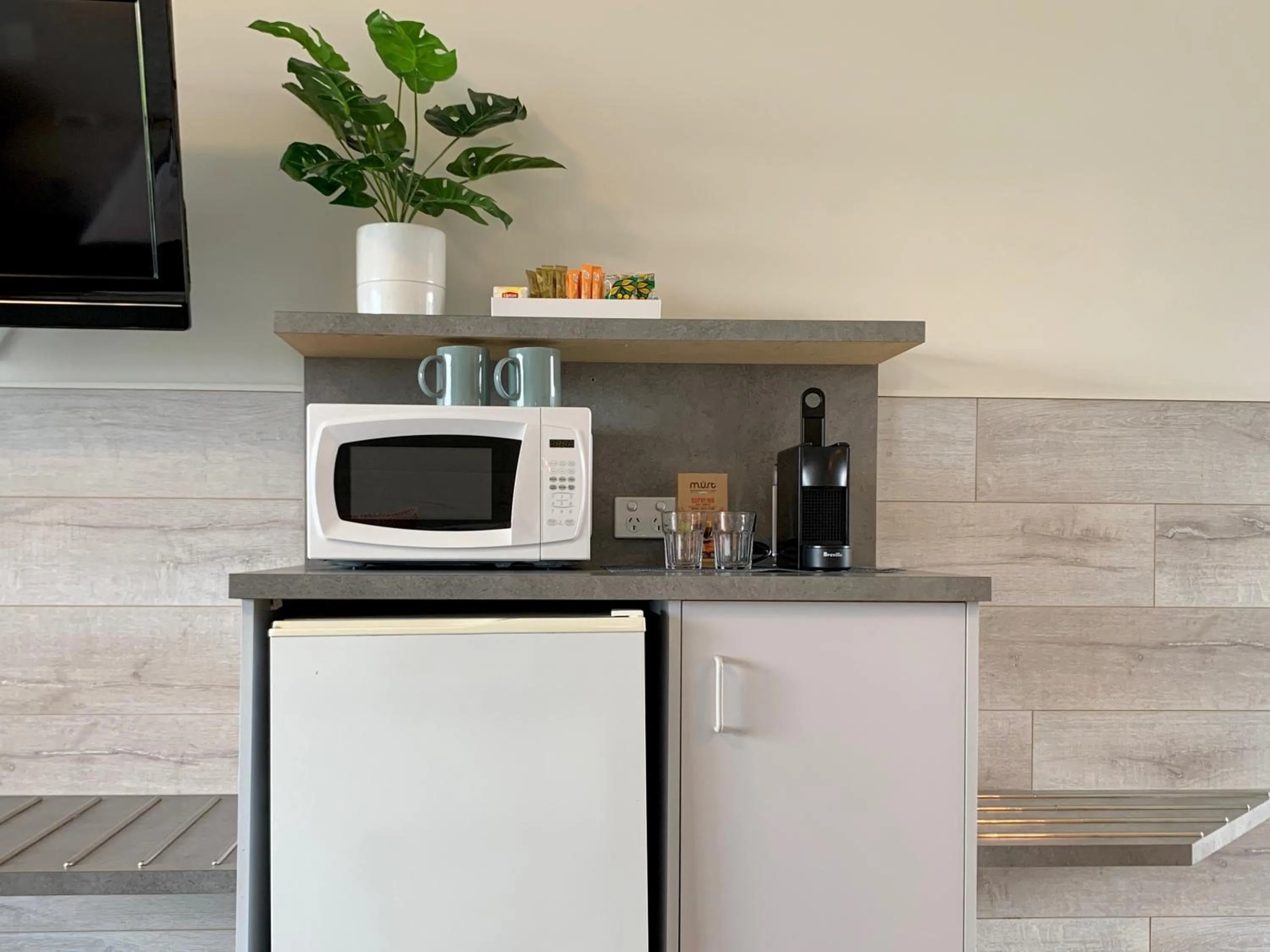 Coffee/tea facilities in Apollo Bay Waterfront Motor Inn