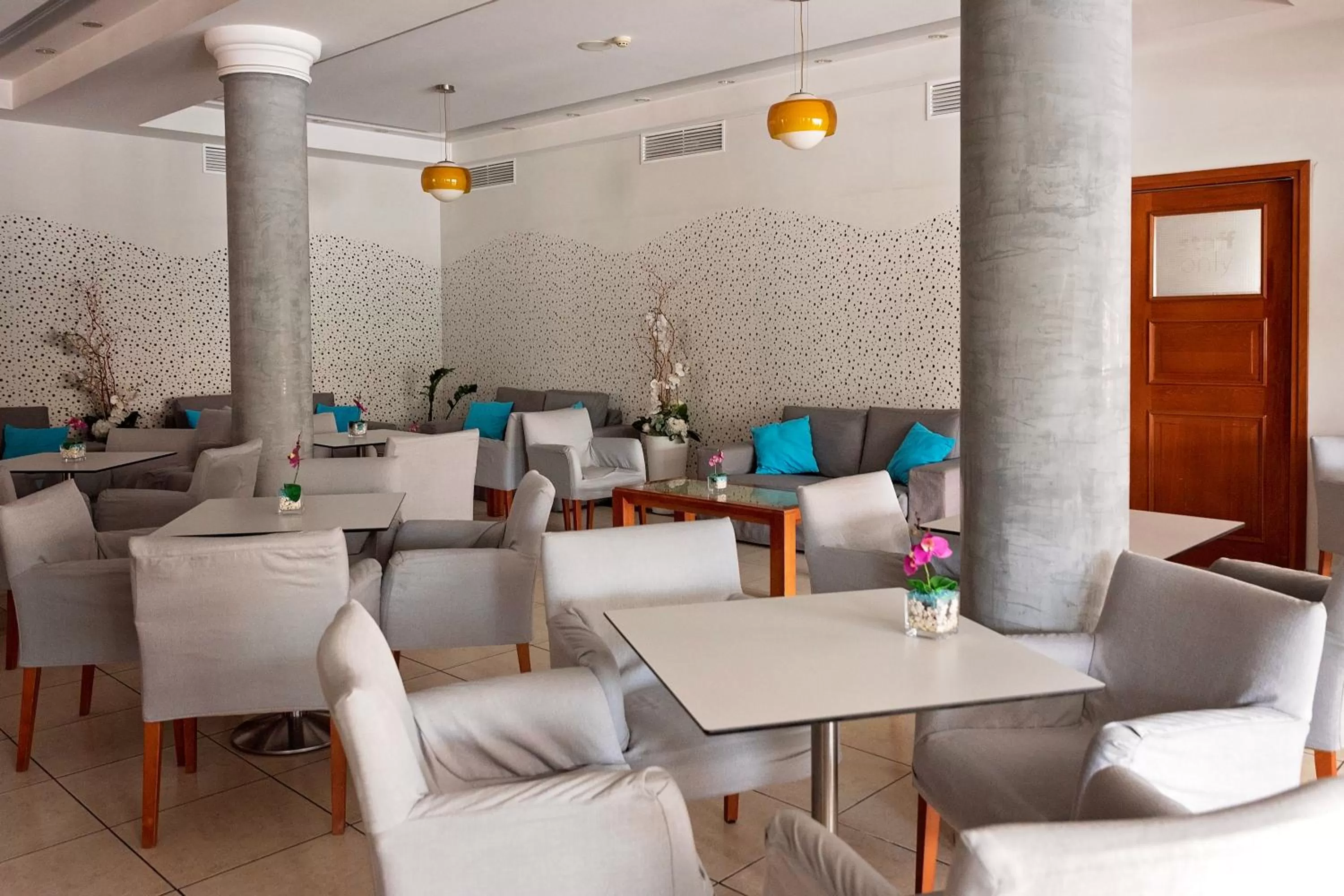 Lounge or bar in Pyramos Hotel