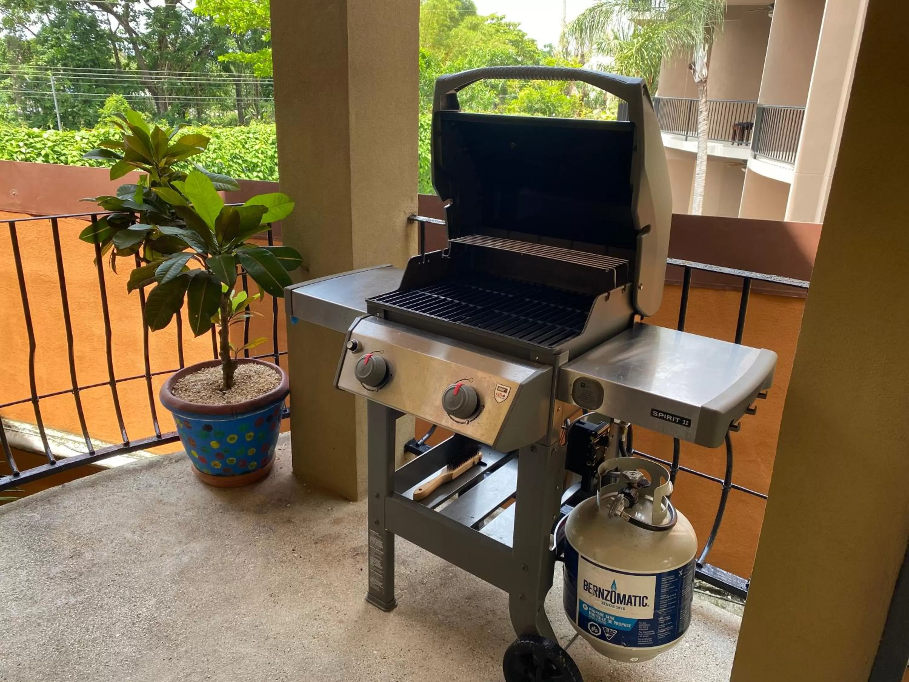 BBQ facilities in Monte Carlo Luxury Condominiums