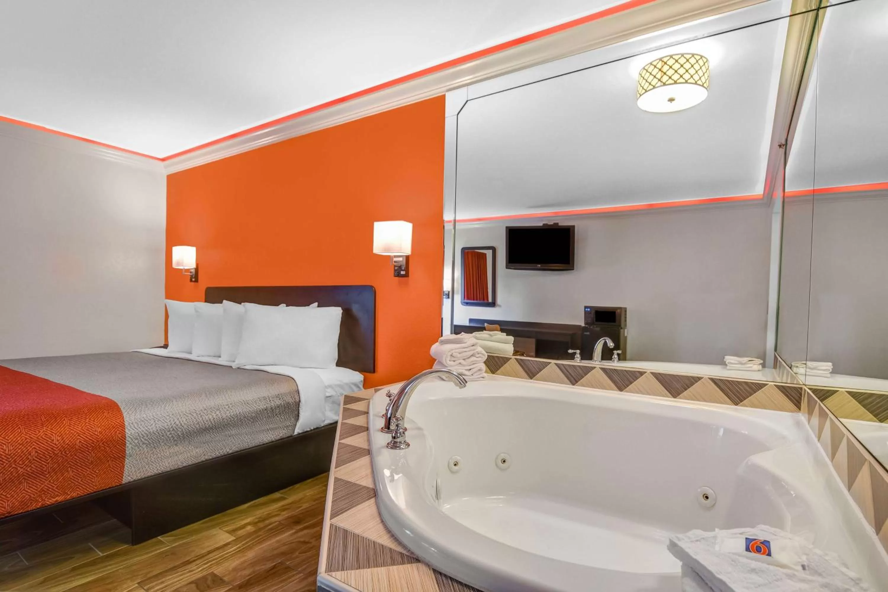 Photo of the whole room, Bed in Motel 6-Norcross, GA