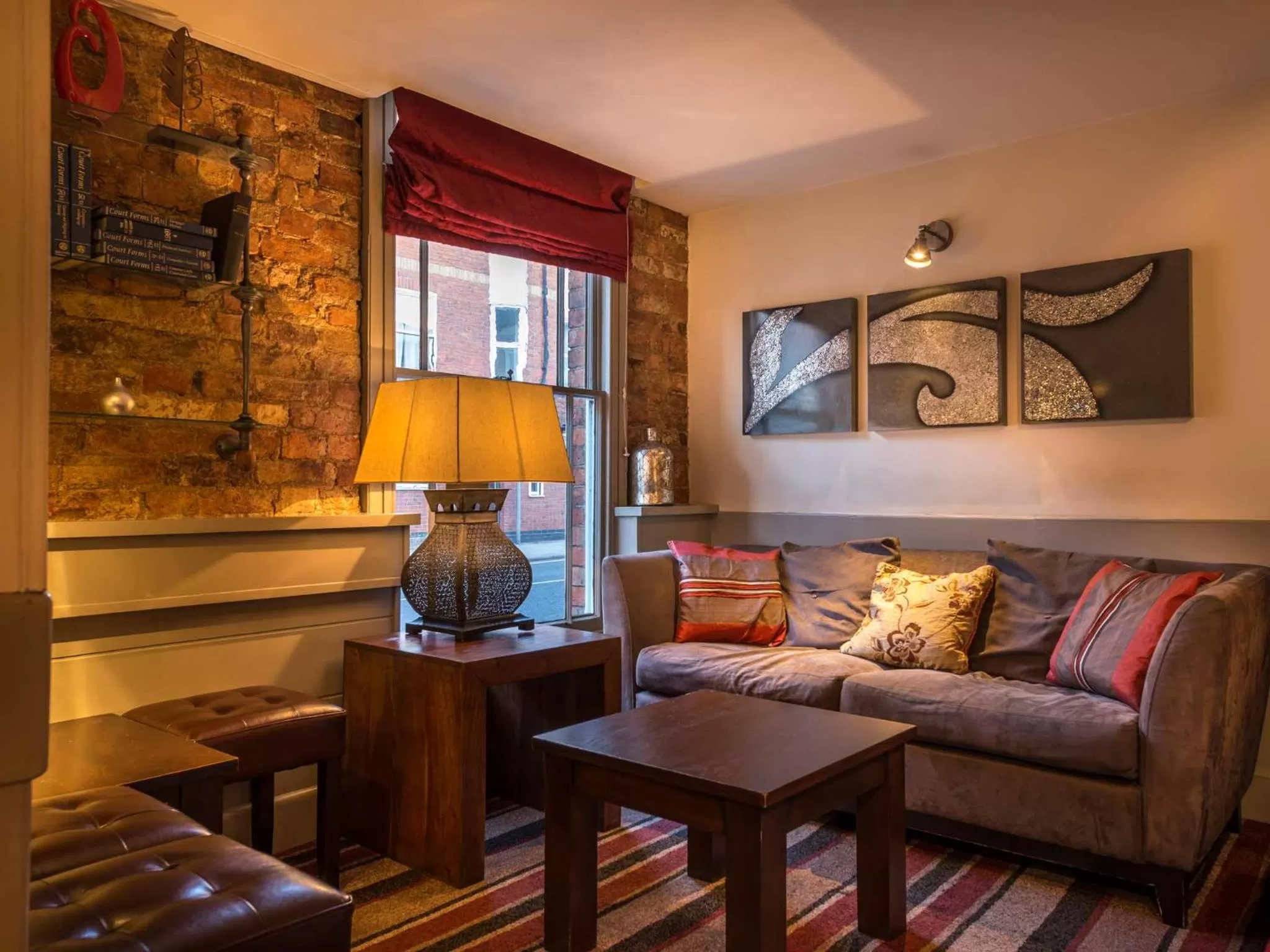 Lounge or bar in The Admiral Rodney Hotel, Horncastle, Lincolnshire - The Coaching Inn Group