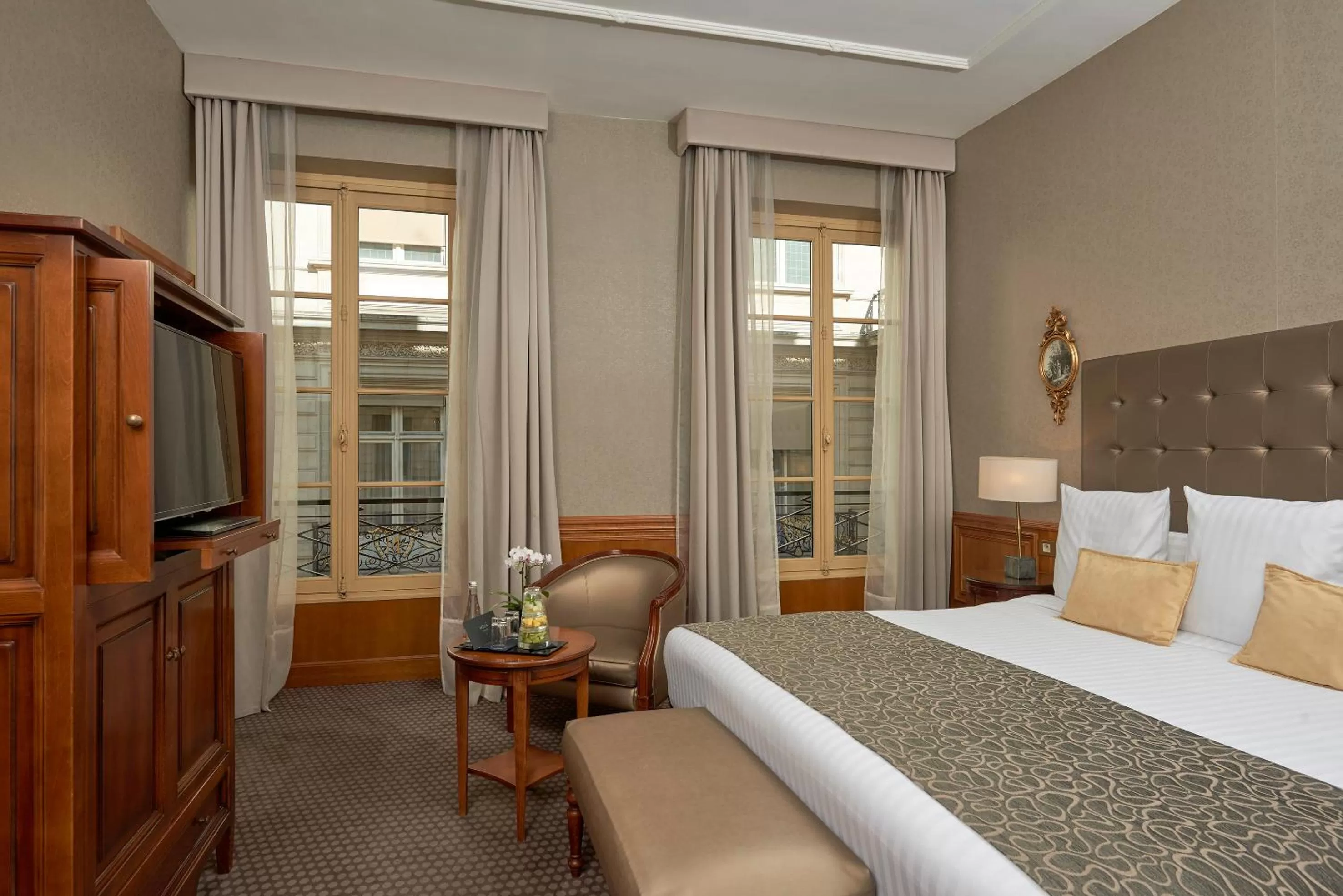 Bedroom, Bed in Meliá Paris Vendôme