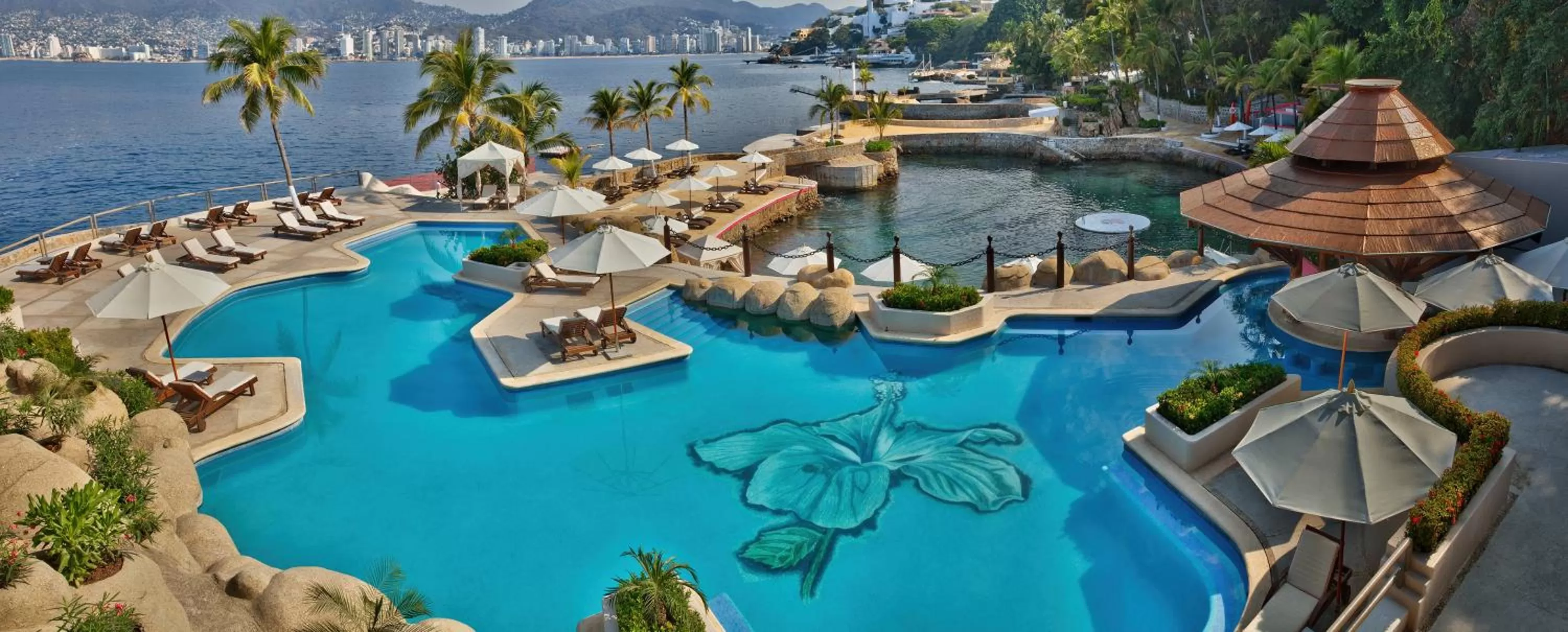 Swimming pool in Las Brisas Acapulco