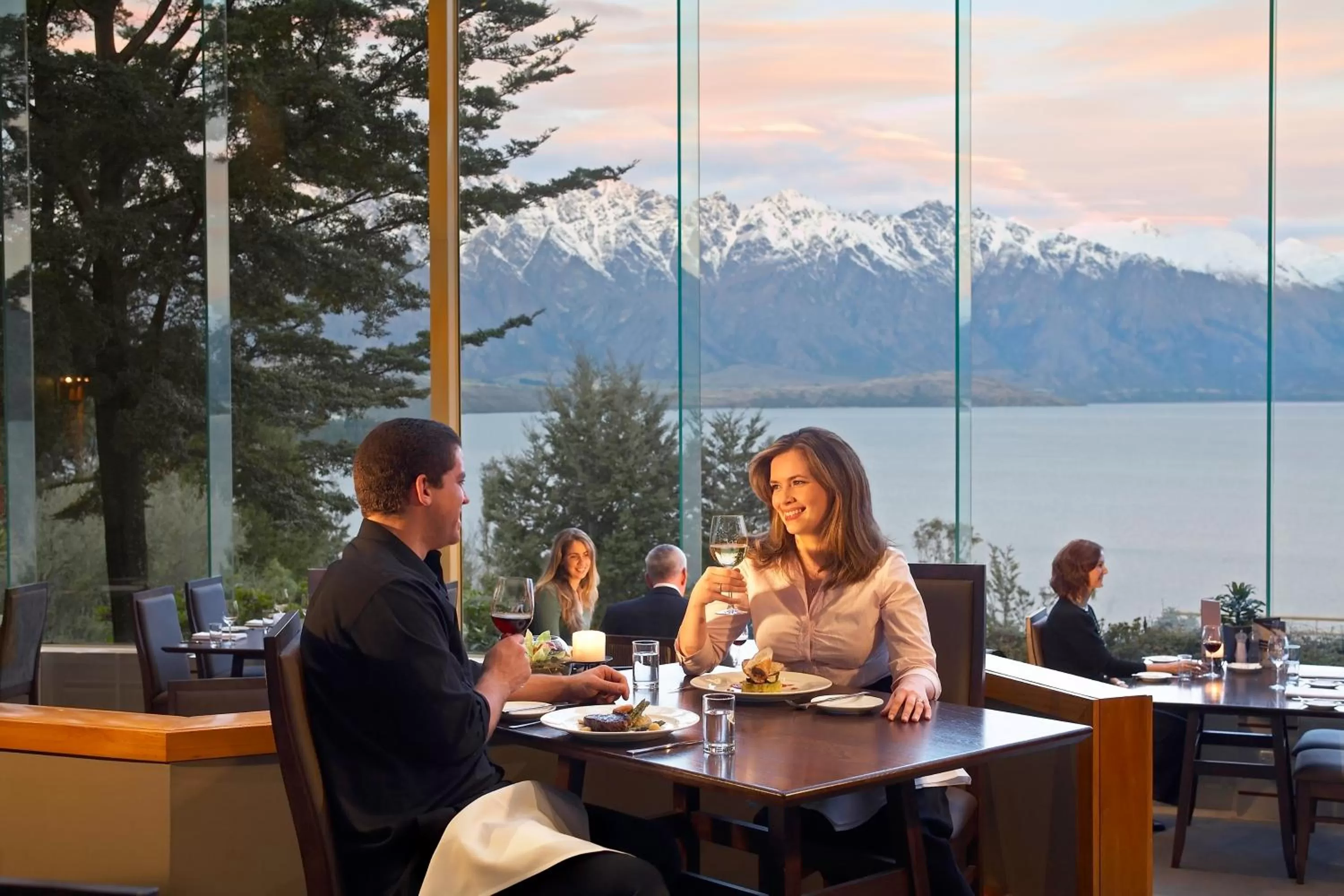 Restaurant/places to eat in Mercure Queenstown Resort