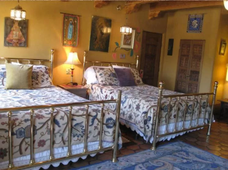 Bed in La Dona Luz Inn an Historic B&B