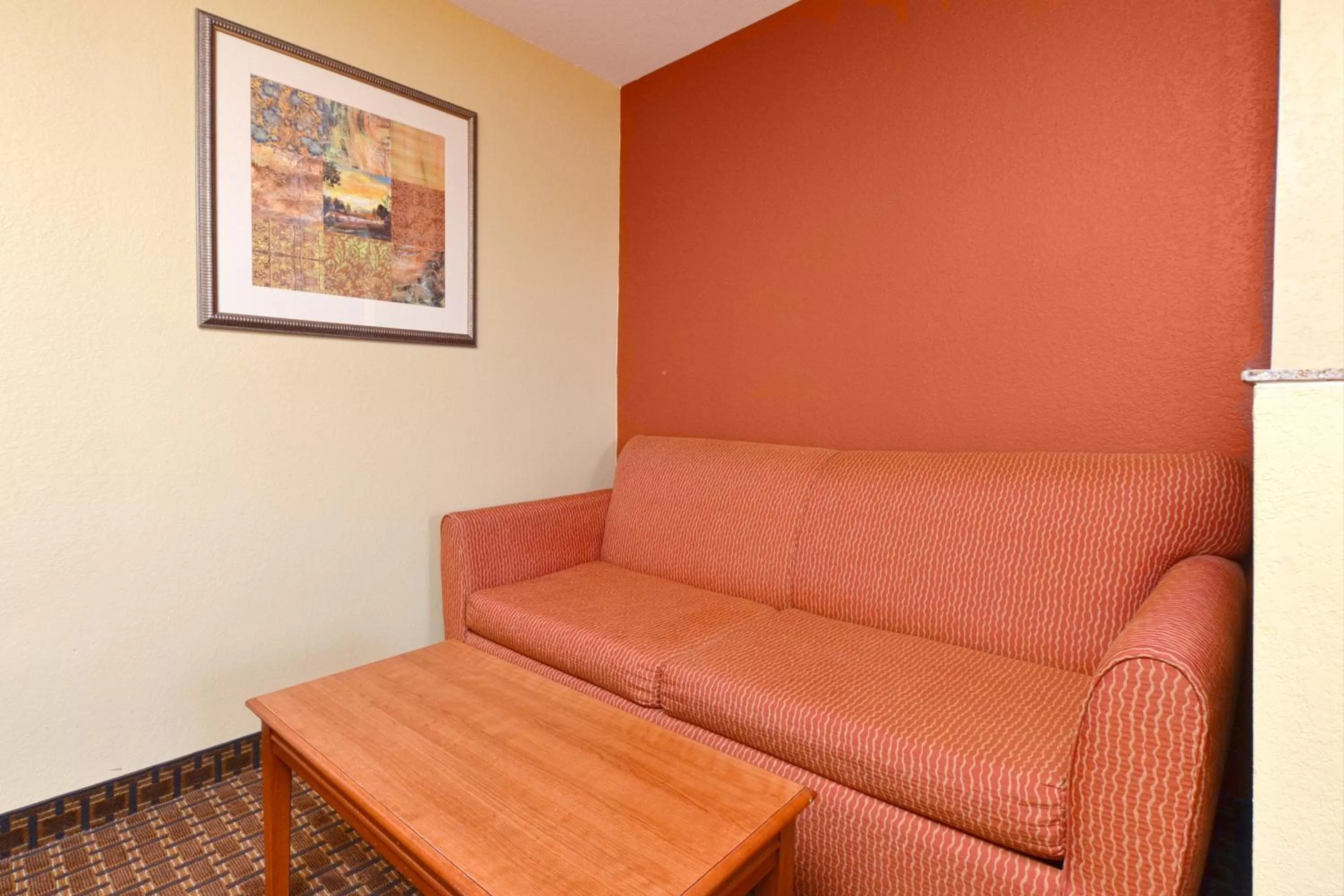 King Suite - Non-Smoking in Econo Lodge Inn & Suites Little Rock SW