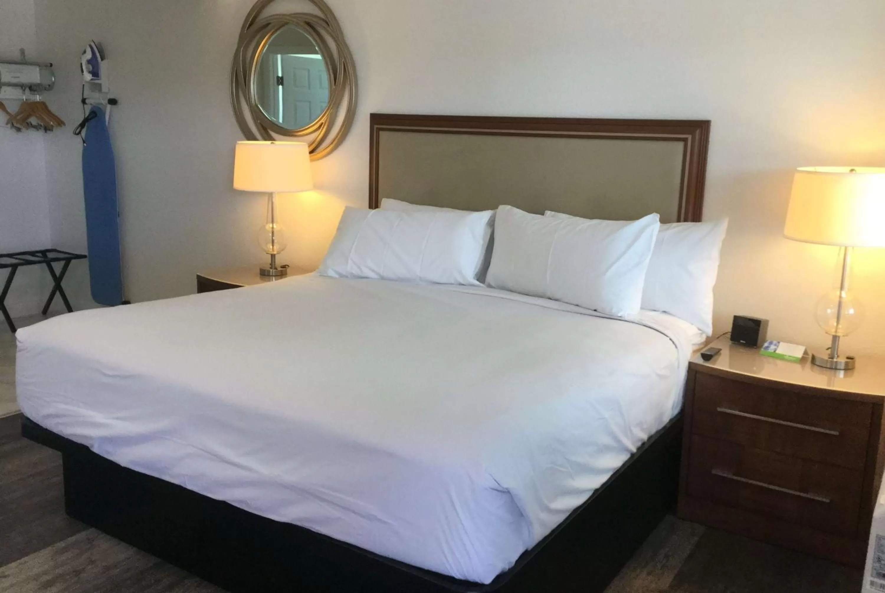 Photo of the whole room in Travelodge by Wyndham Crescent City