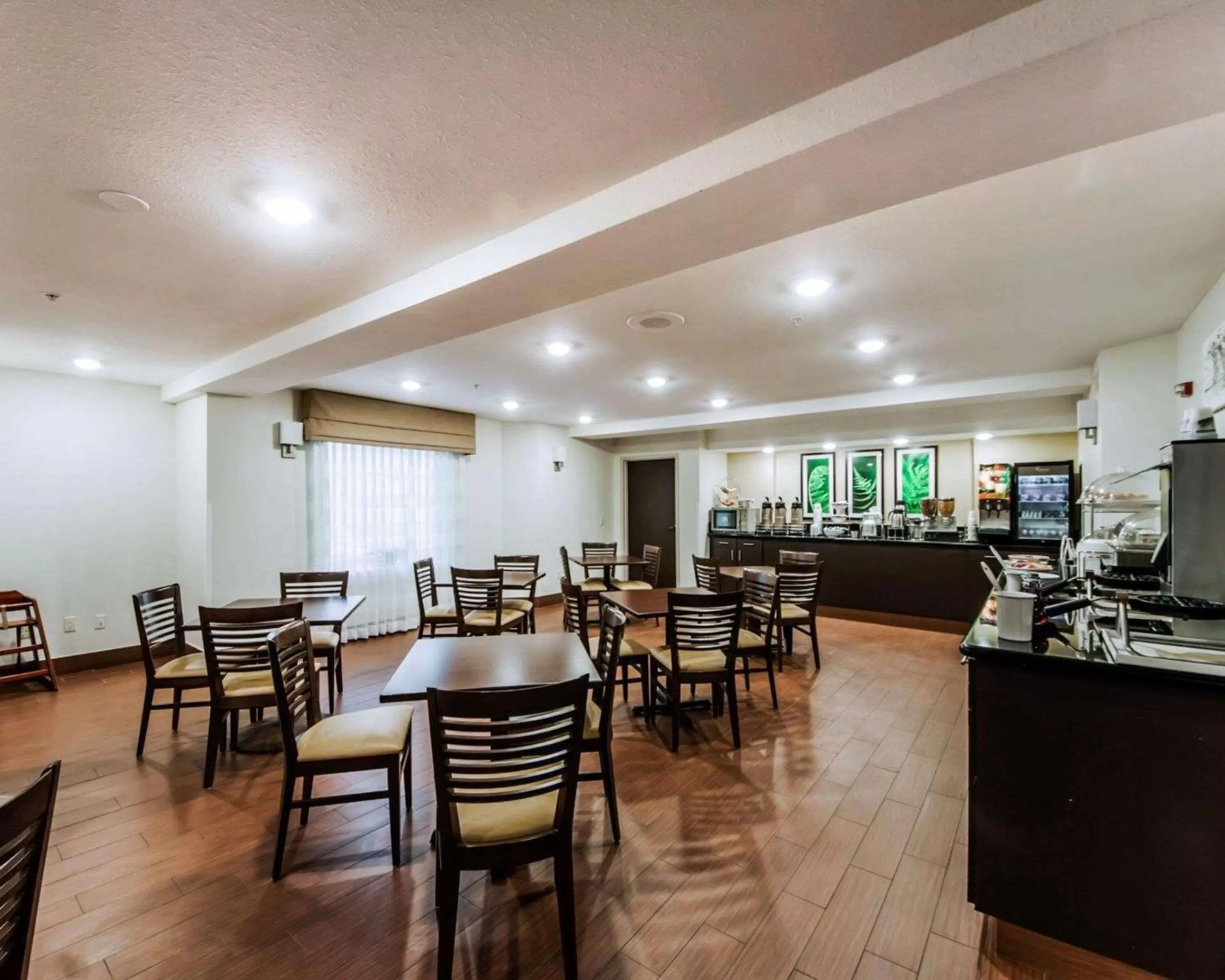 Restaurant/places to eat in Sleep Inn & Suites Guthrie - Edmond North