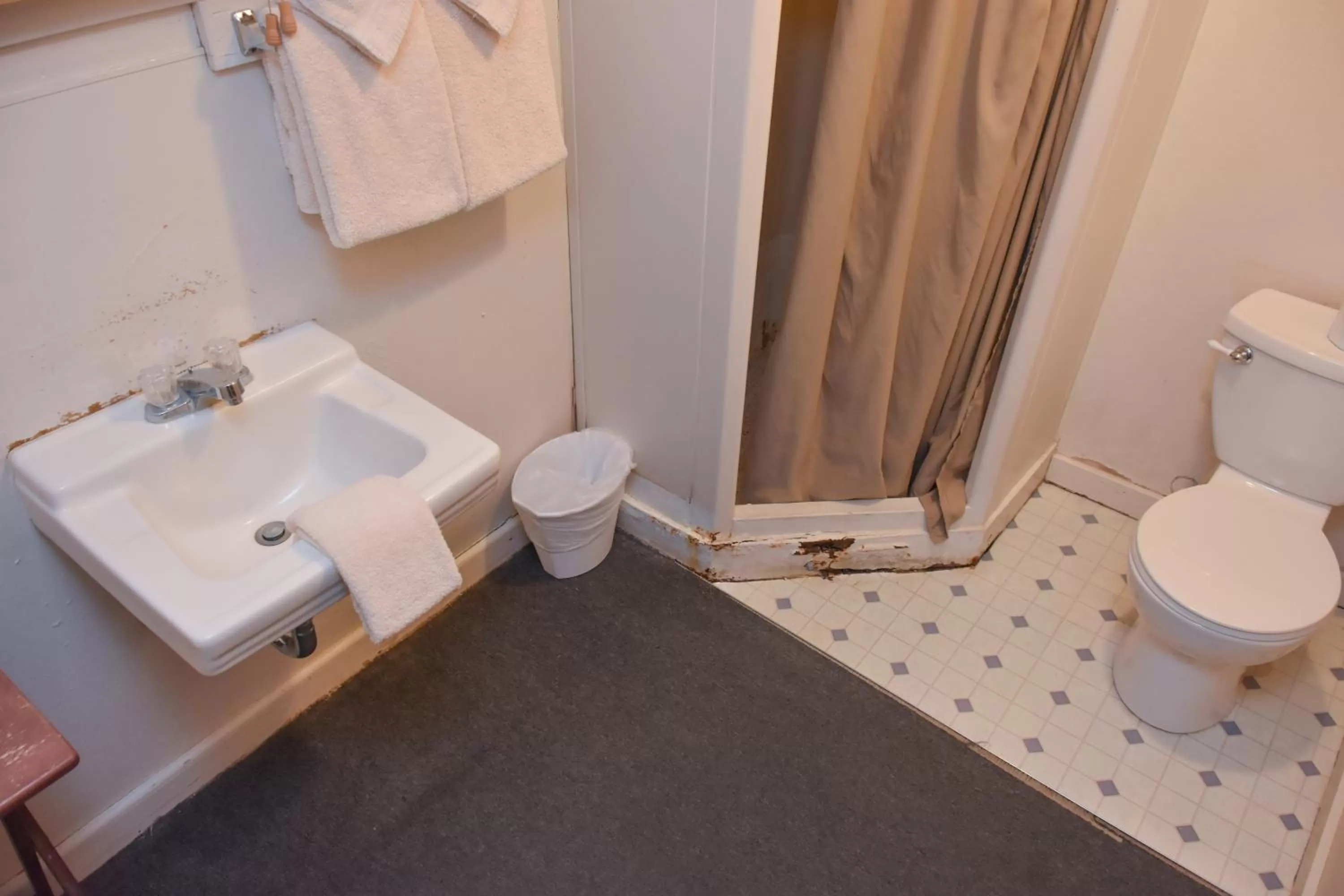 Panamint Springs Motel & Tents