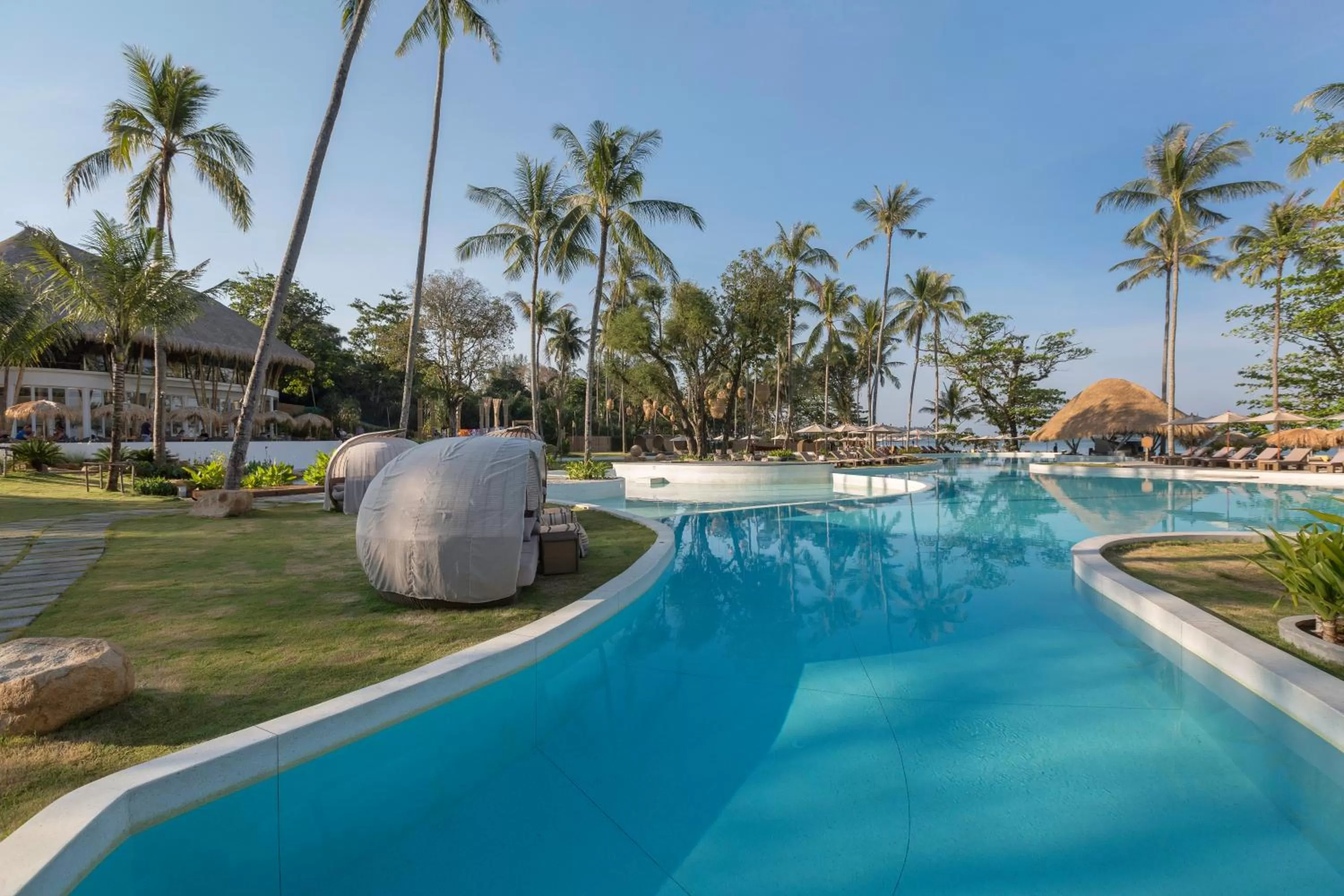 Swimming pool in Eden Beach Khao Lak Resort & Spa