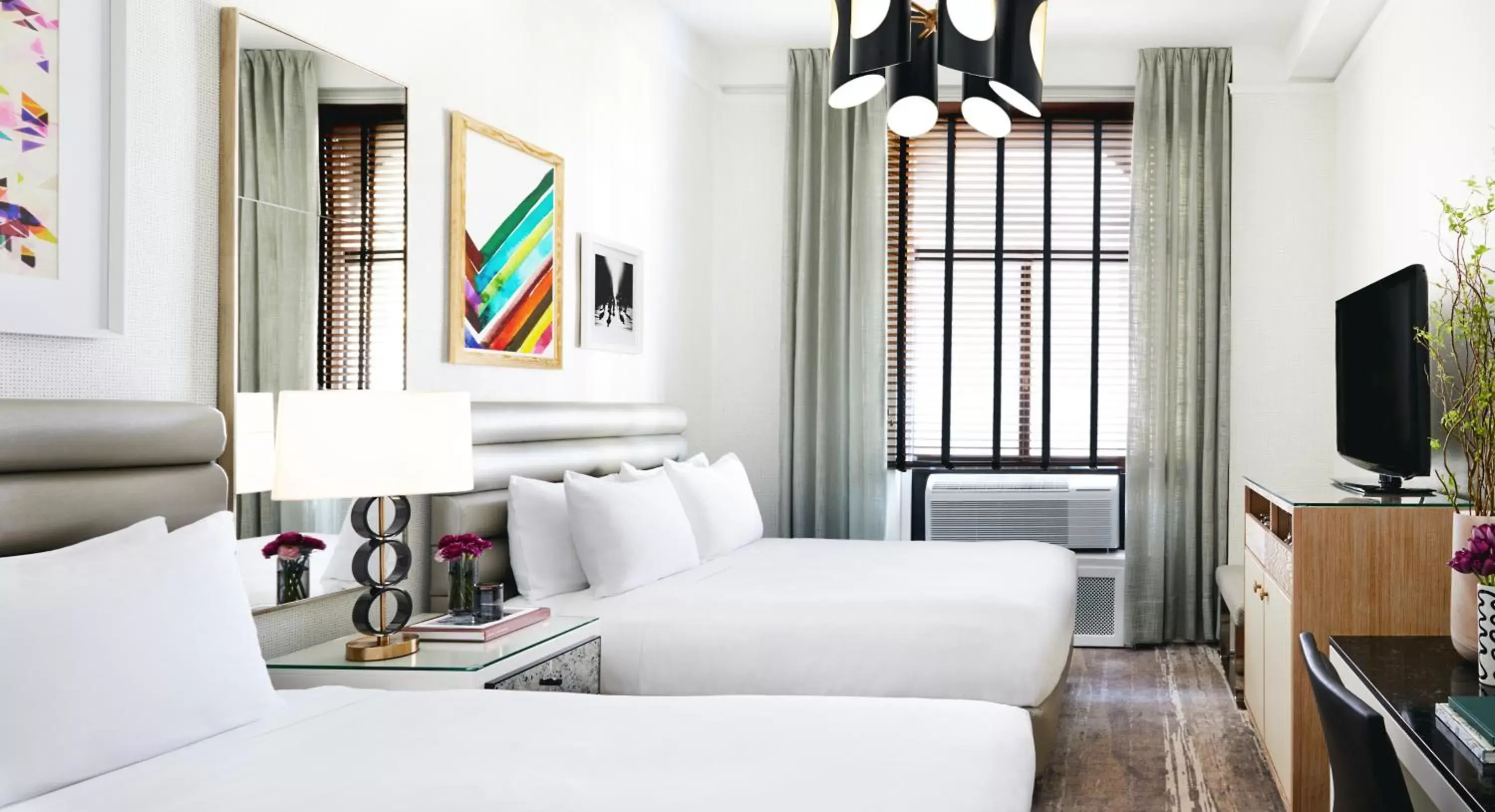 Deluxe Queen Room with Two Queen Beds in Galleria Park Hotel Deluxe Queen Room with Two Queen Beds in Galleria Park Hotel