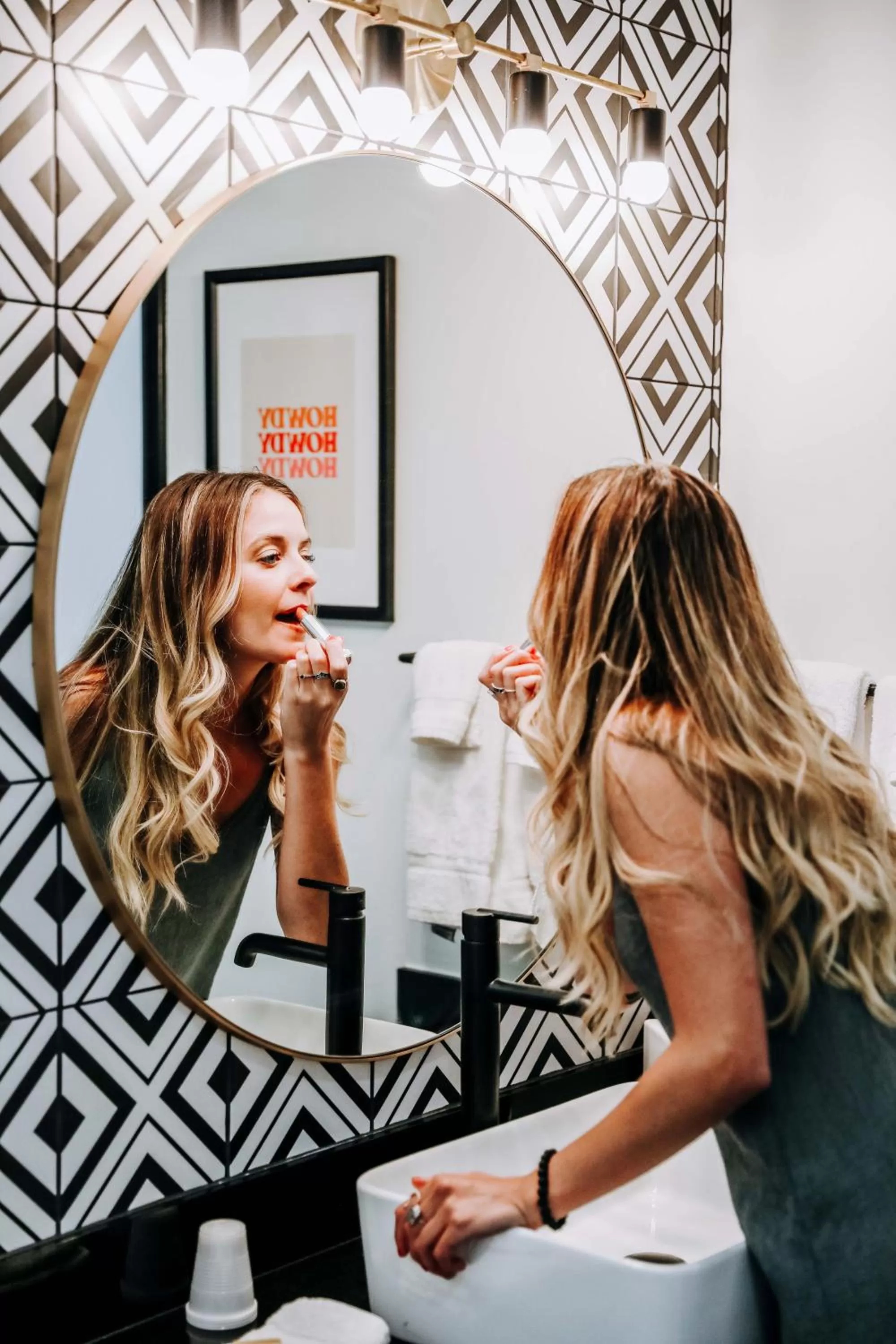 People in Wimberley Inn & bar