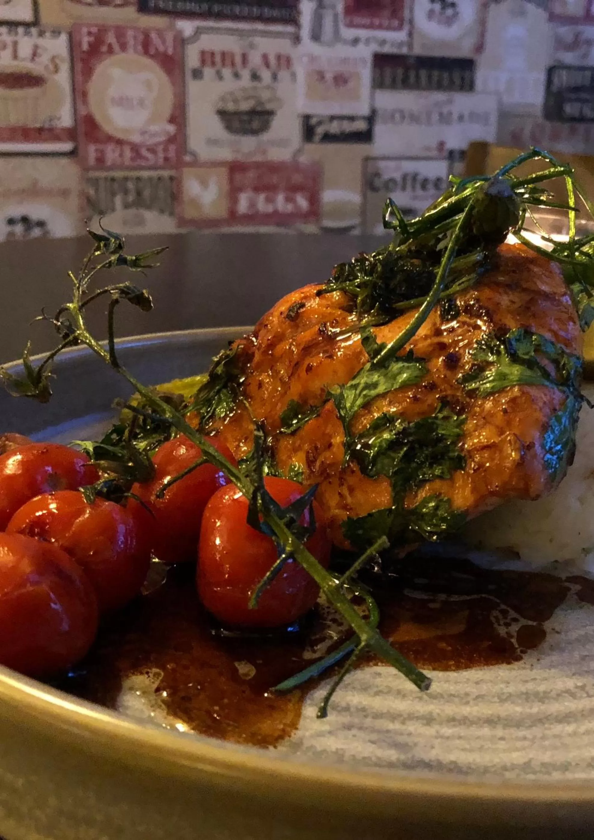 Restaurant/places to eat in Smiths Hotel