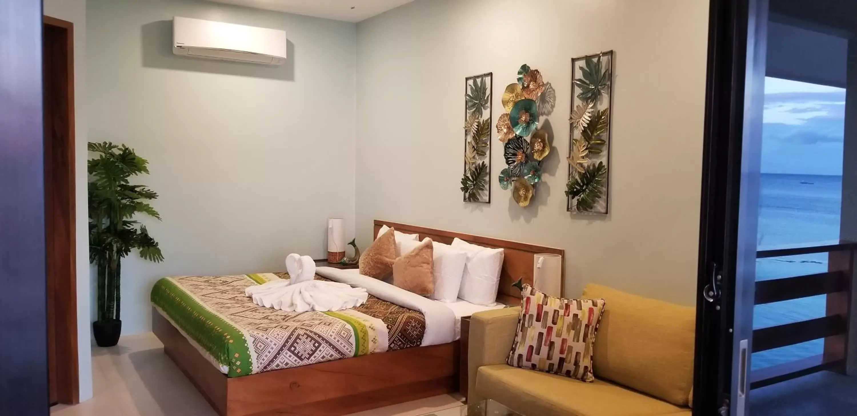 Family Suite in Tropical Fun Ta Sea Rentals Family Suite in Tropical Fun Ta Sea Rentals