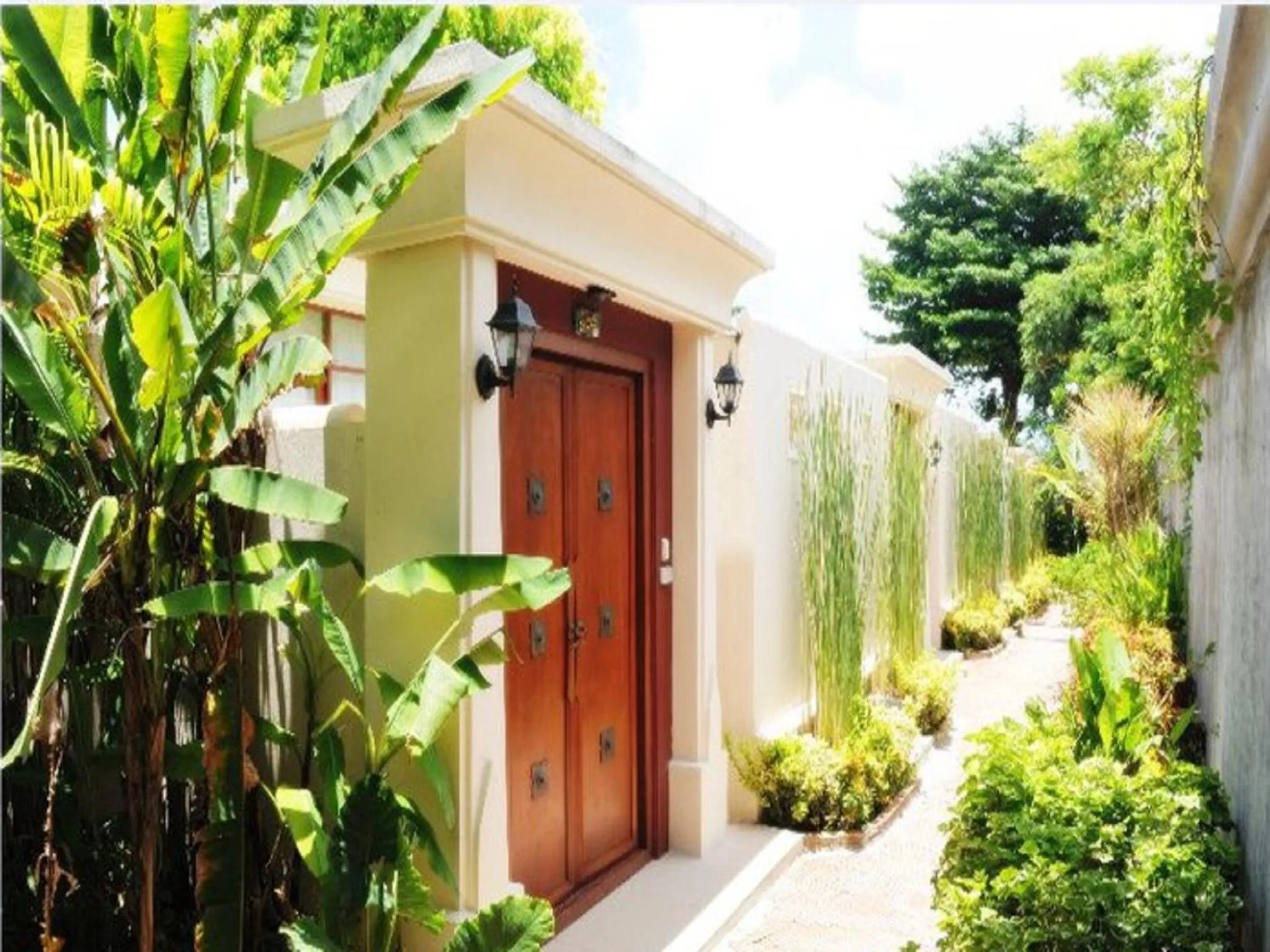 Facade/entrance in Montien House - SHA Plus