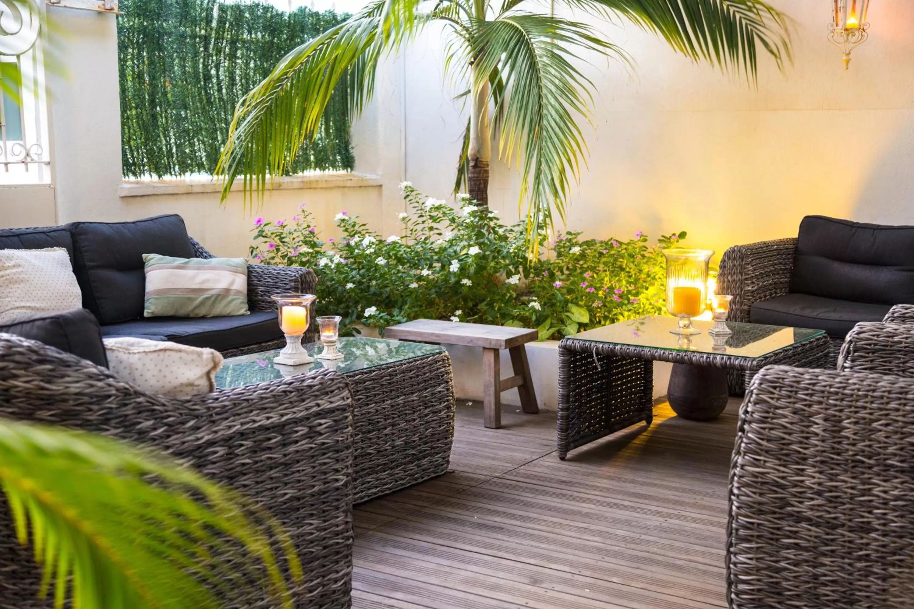 Balcony/Terrace in Le Juliette Dodu- Le charme d'un monument historique