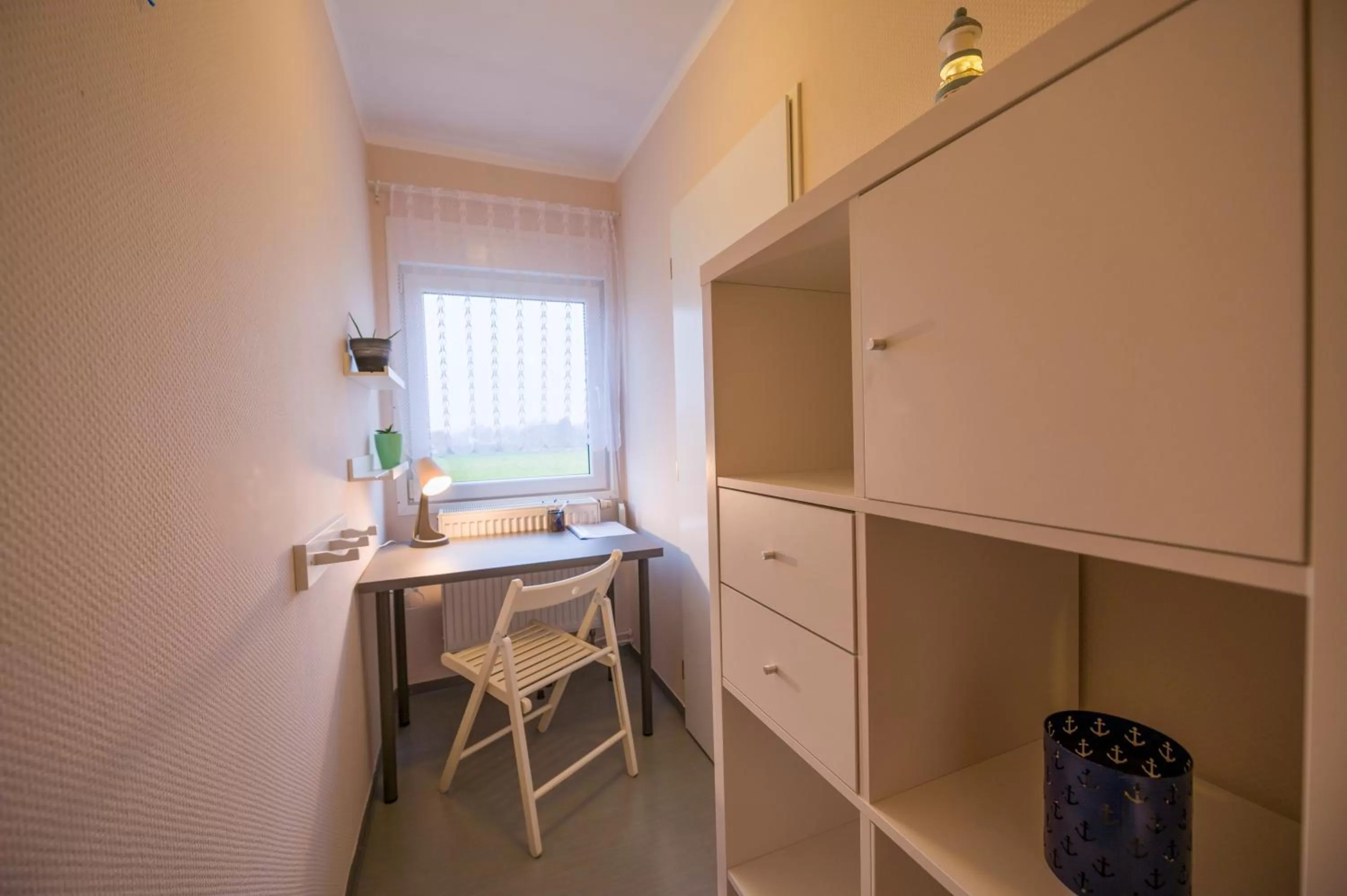 Seating area, Kitchen/Kitchenette in La Port