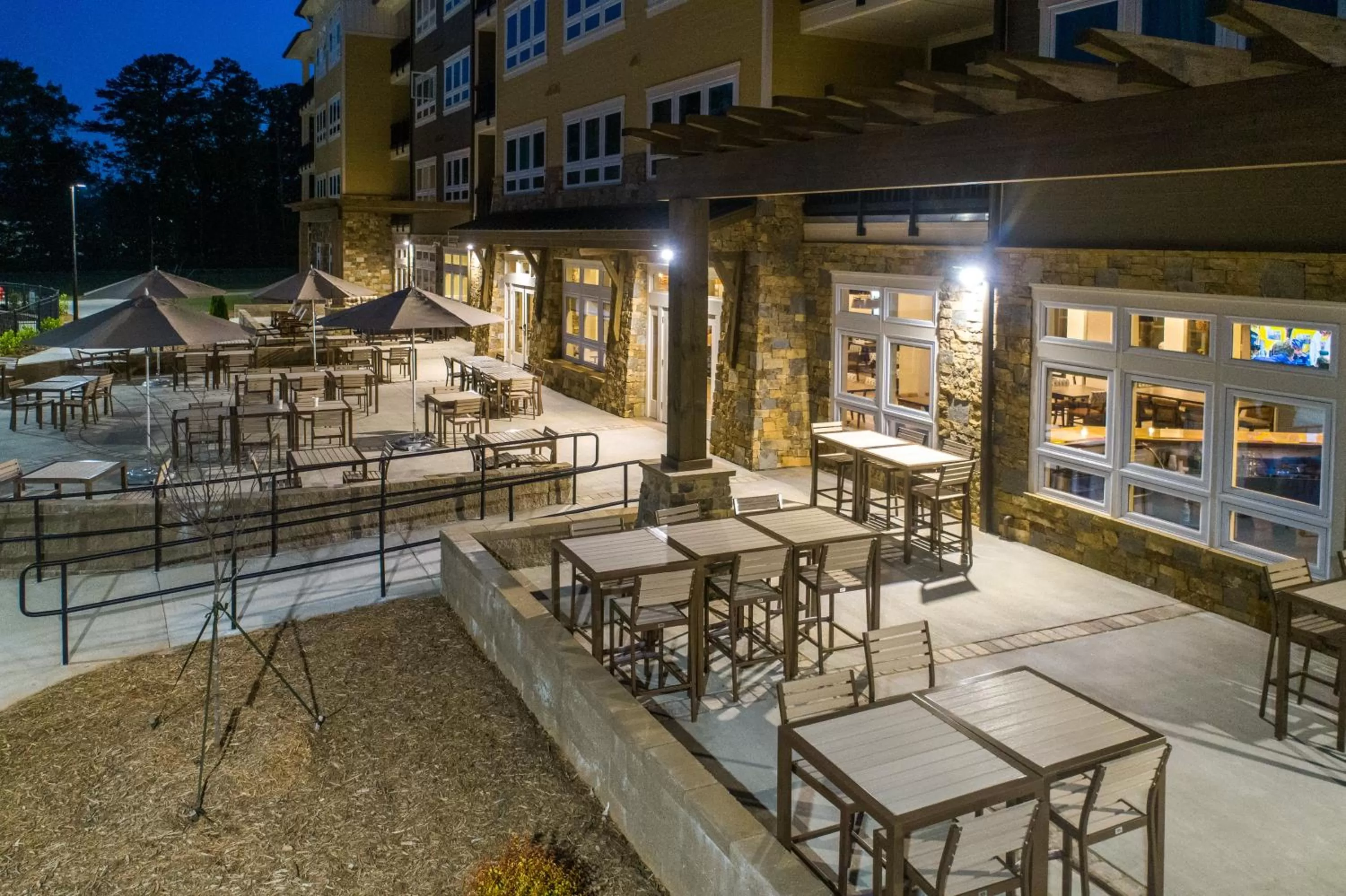 Restaurant/places to eat in Lakeside Lodge Clemson