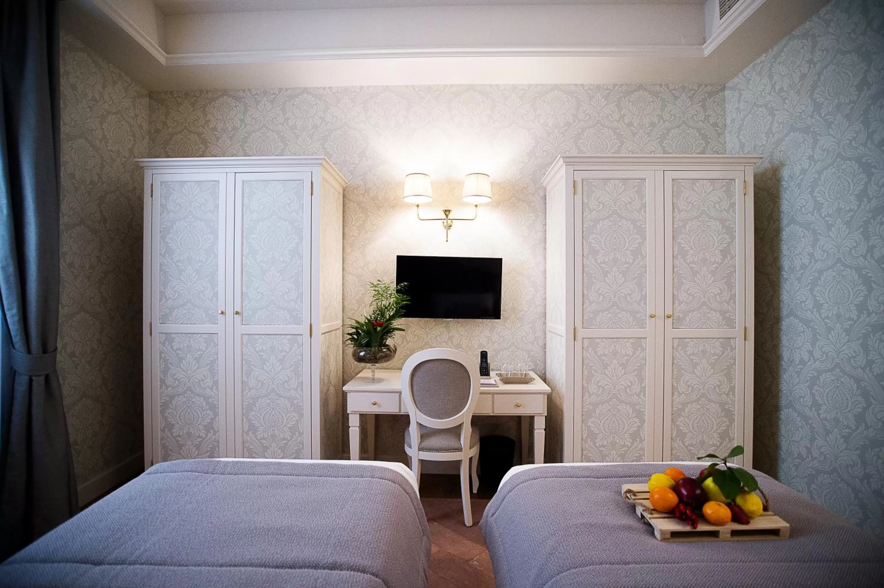 Bedroom, Bed in San Gemini Palace