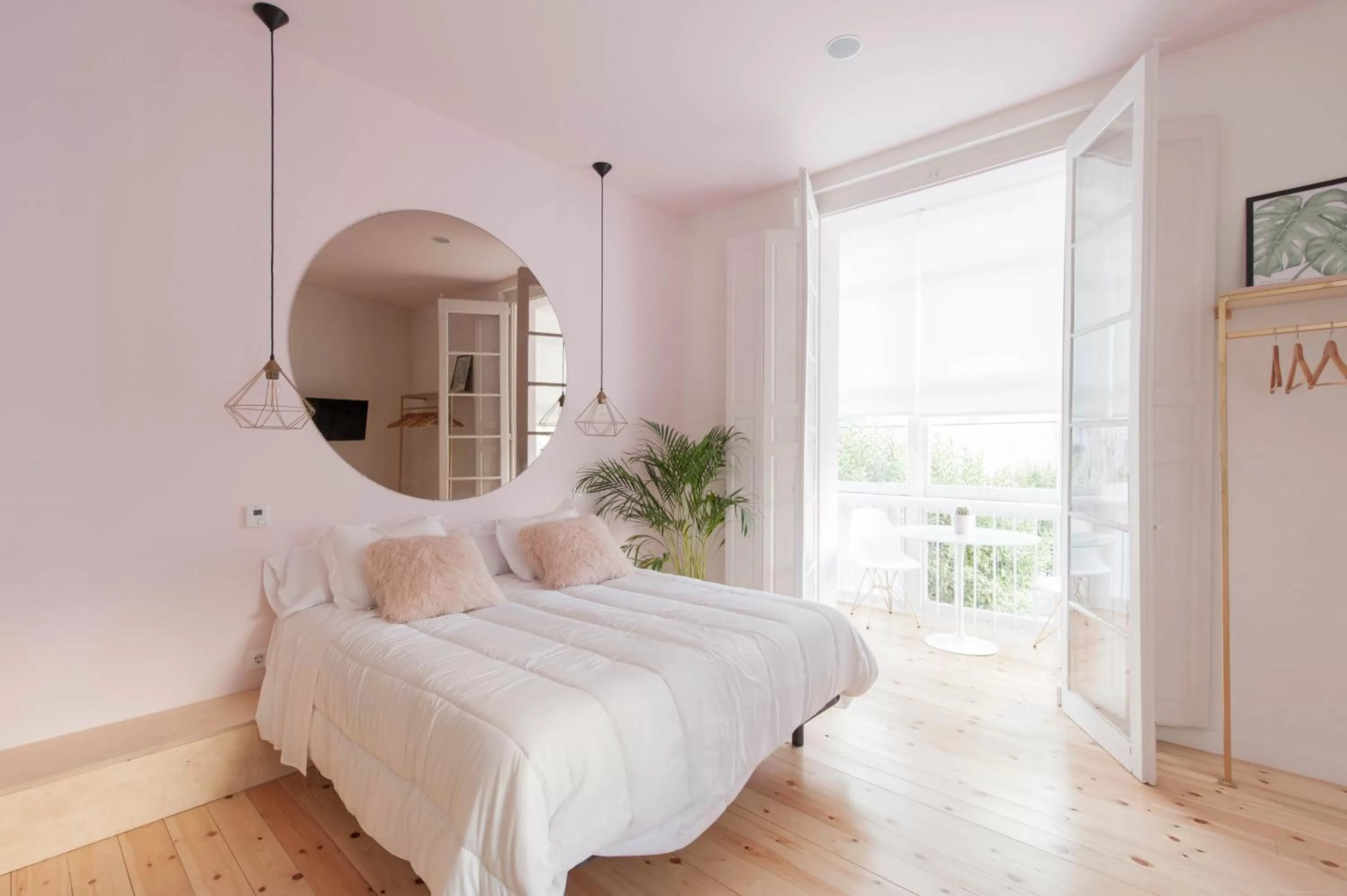 Balcony/Terrace, Bed in Urban Suite Santander