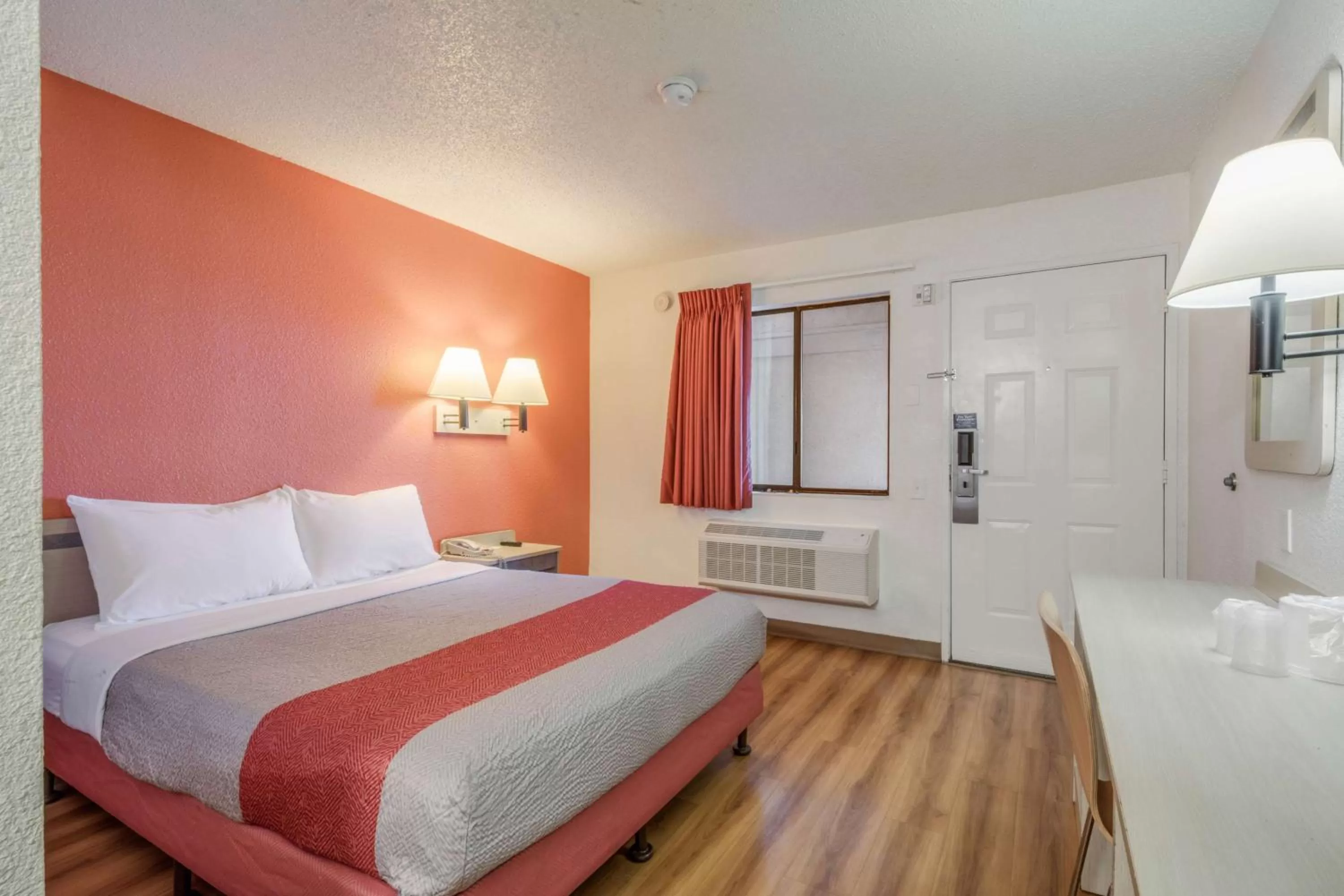 Bedroom, Bed in Motel 6-Fairfield, CA - North