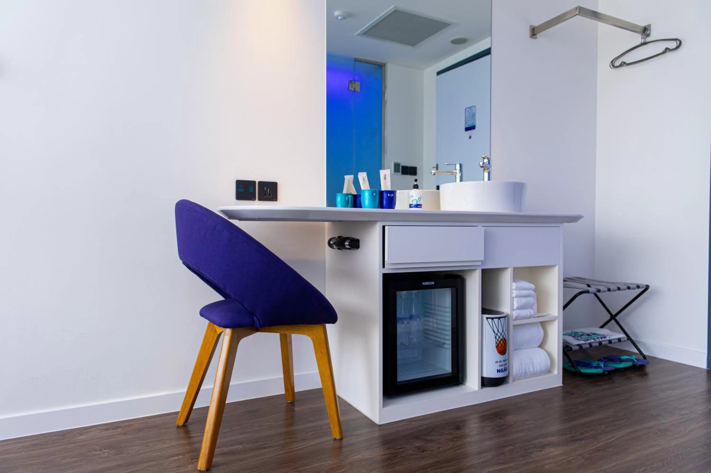 hair dresser in Tru by Hilton Ha Long Hon Gai Centre