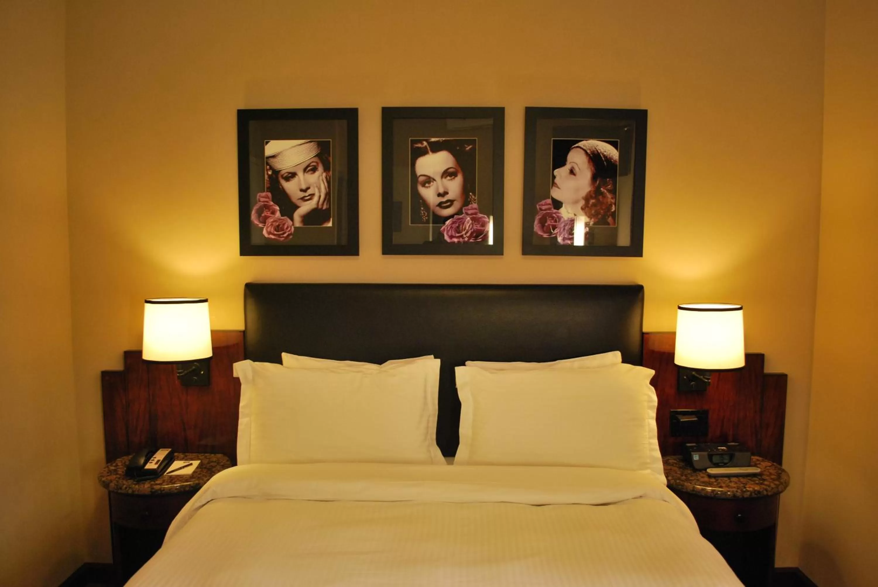 Bed in Washington Square Hotel