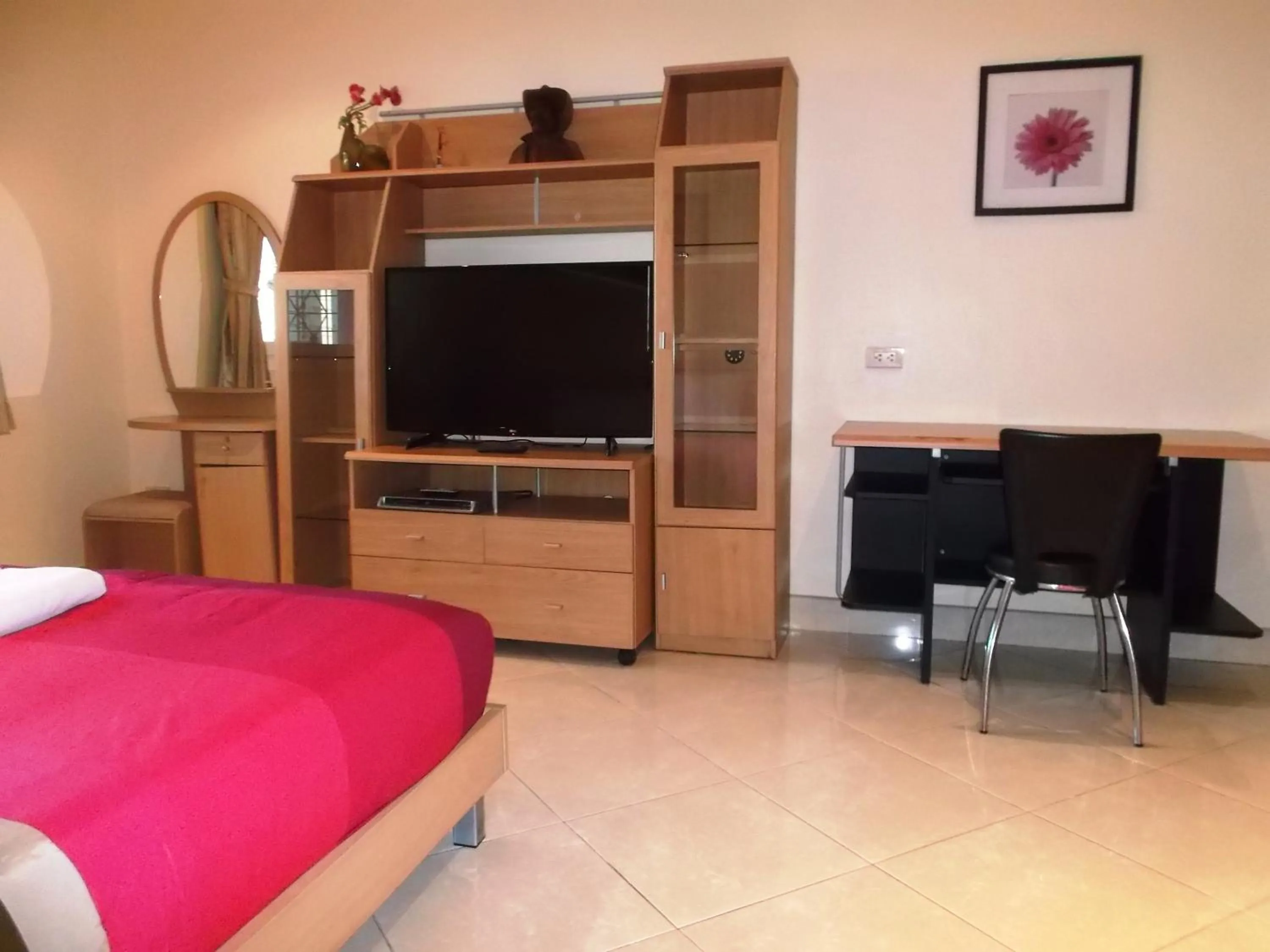 Living room, Bed in Chaiyapoon Inn