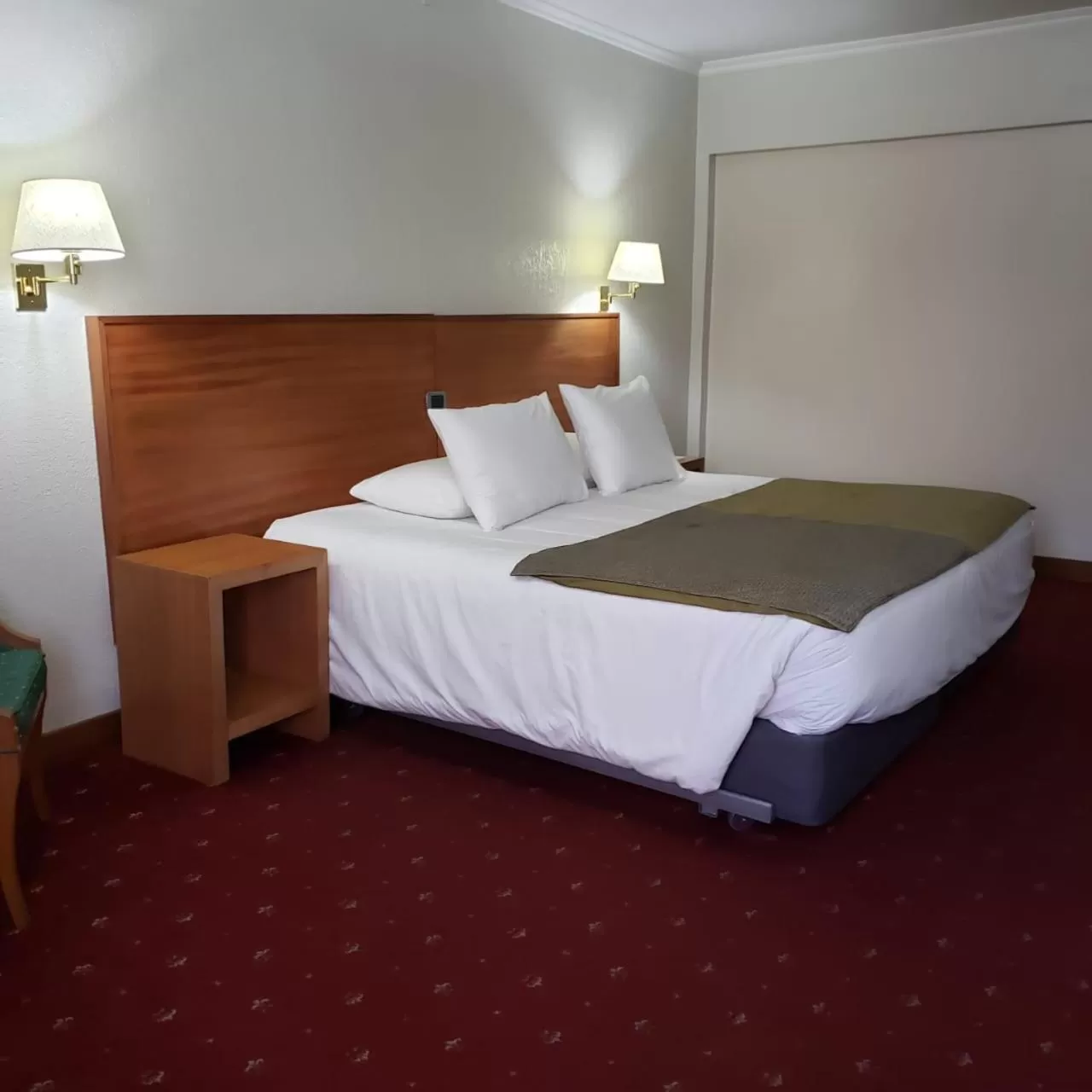 Bed in Hotel Gavina Express