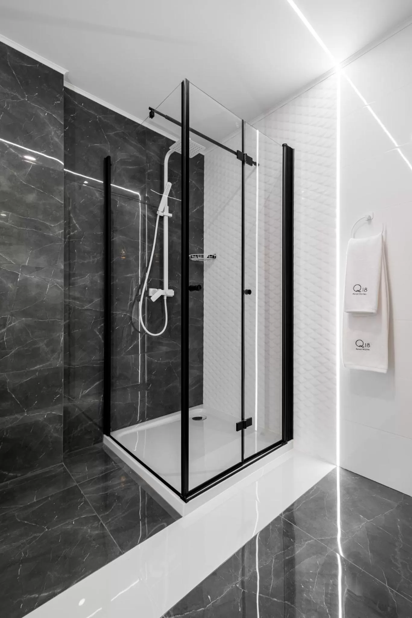 Shower in Q18 ApartHotel