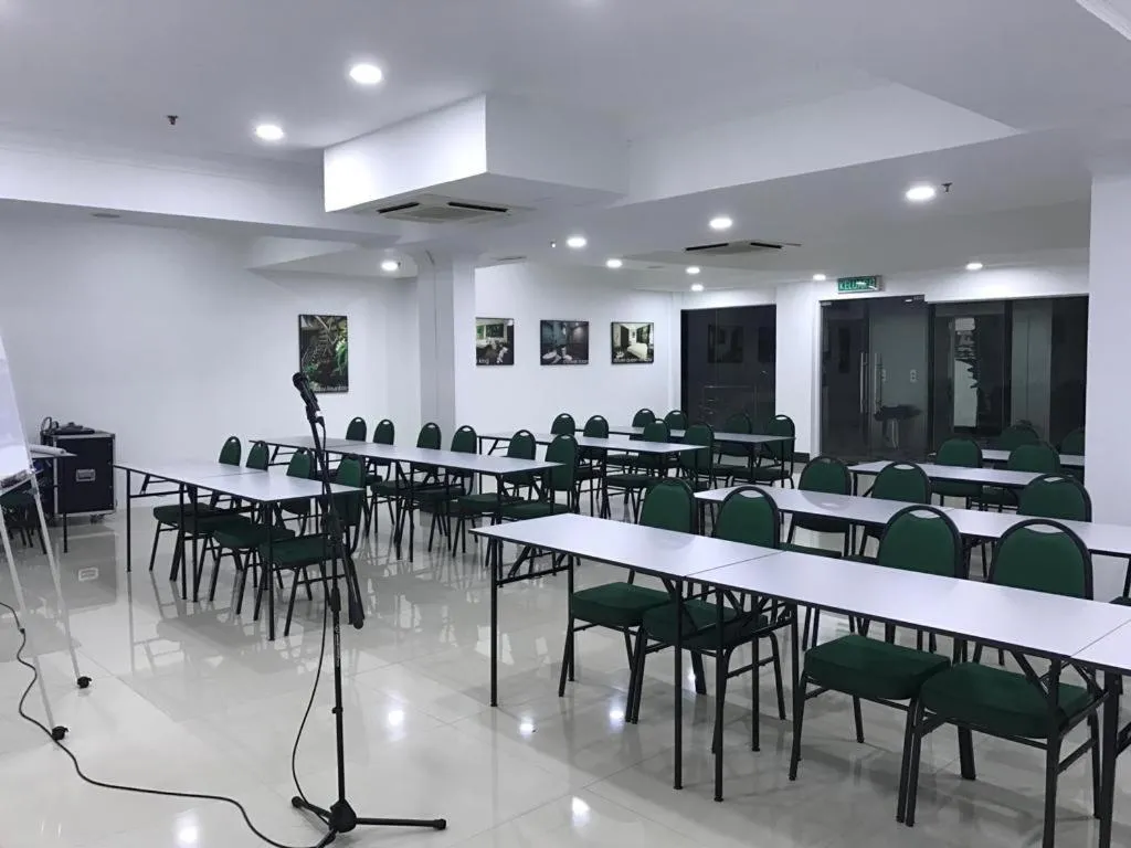 Meeting/conference room in H Boutique Hotel Xplorer Loke Yew