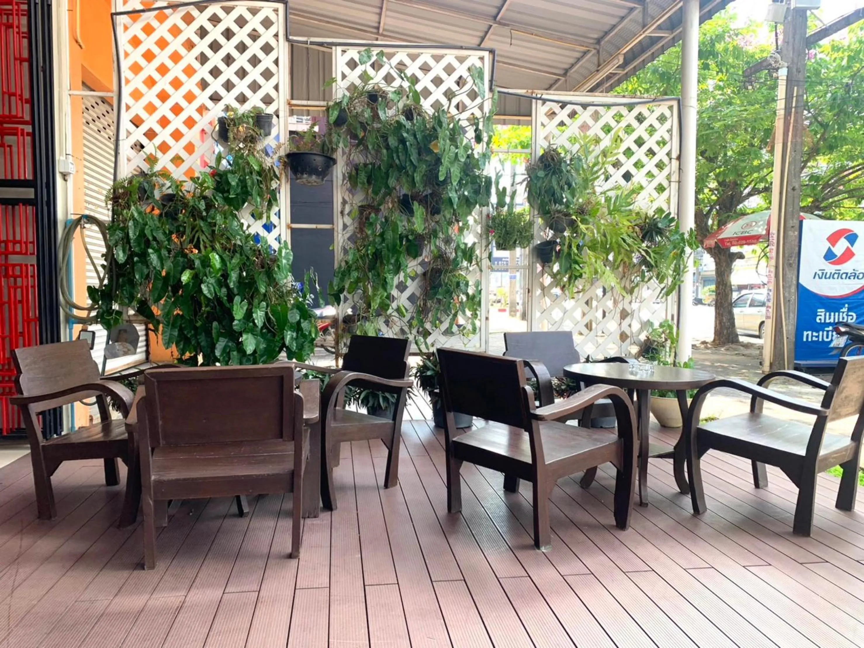 Facade/entrance in Lub Sbuy Hostel