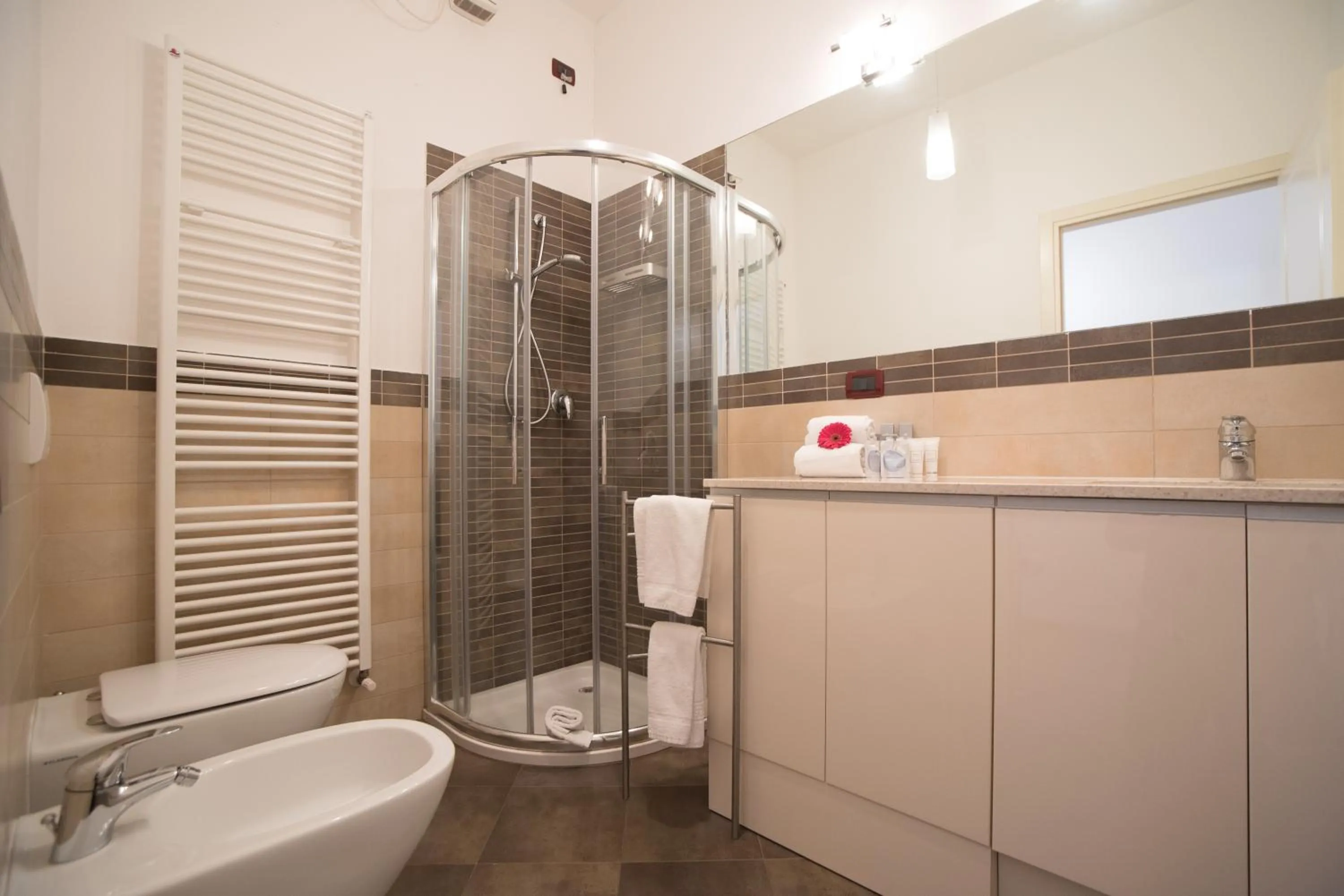 Bathroom in Hotel Ristorante Ala d'Oro