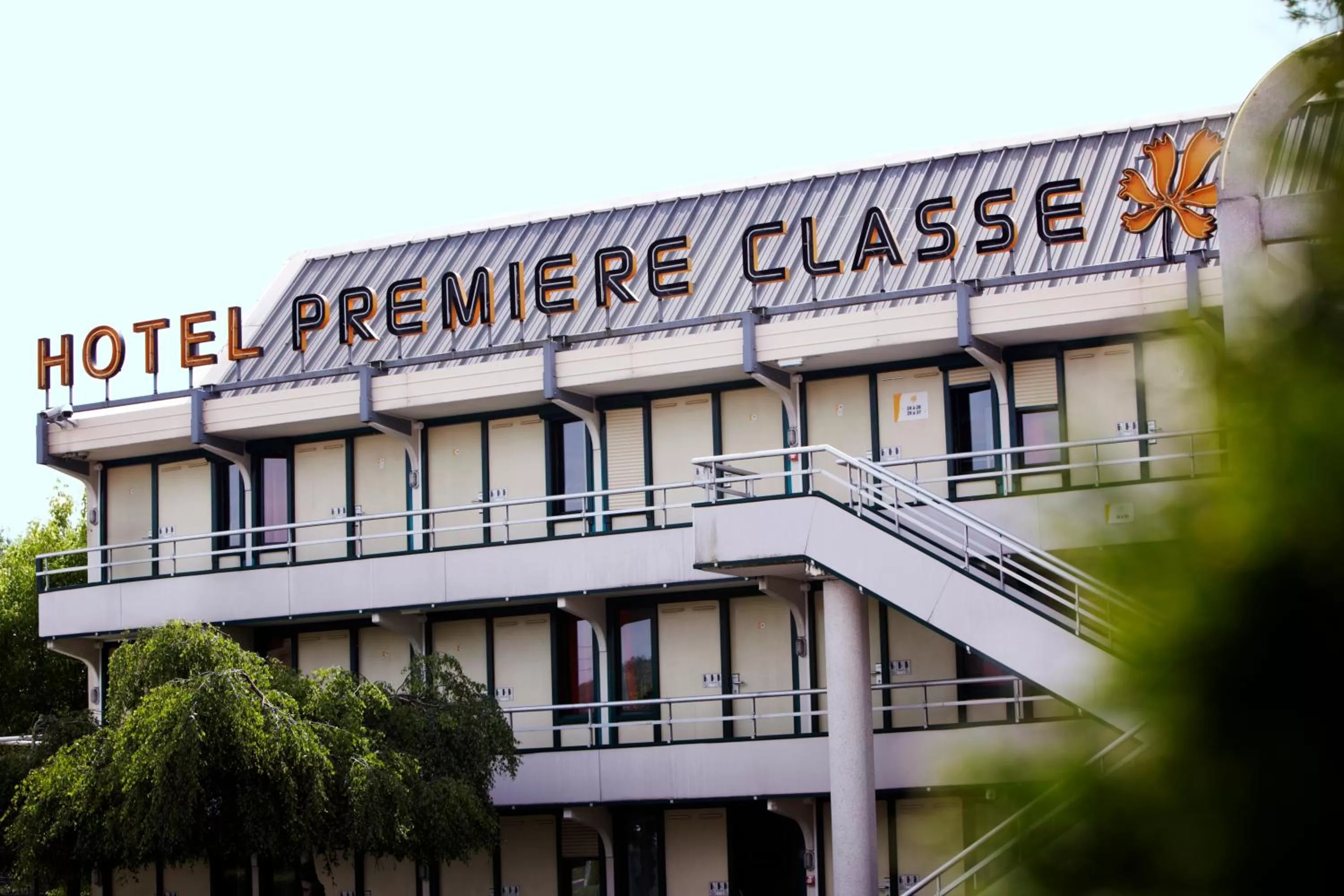 Facade/entrance in Premiere Classe Lille Sud - Douai Cuincy