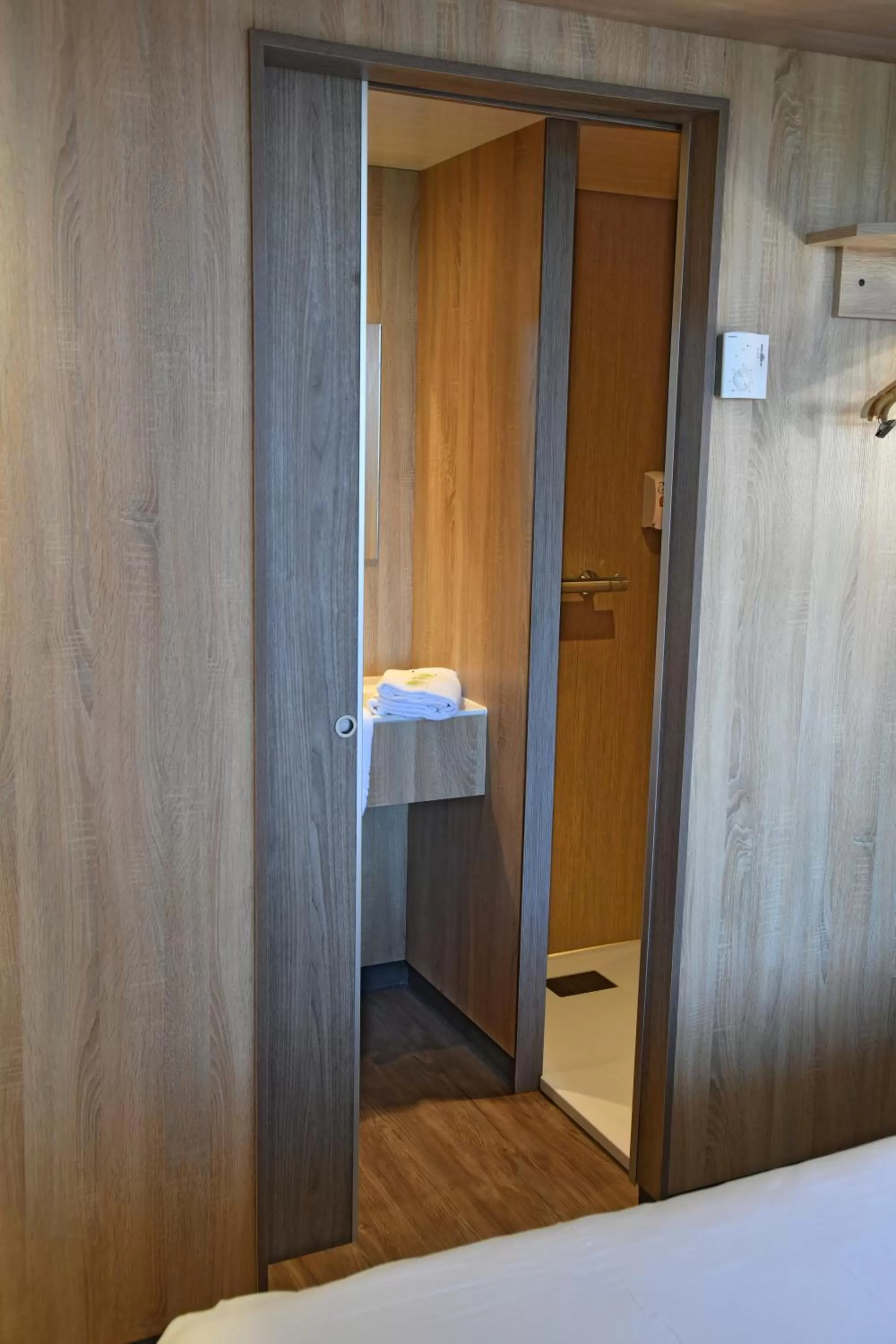 Bed in The Originals Access Aéroport, Hôtel Aurillac