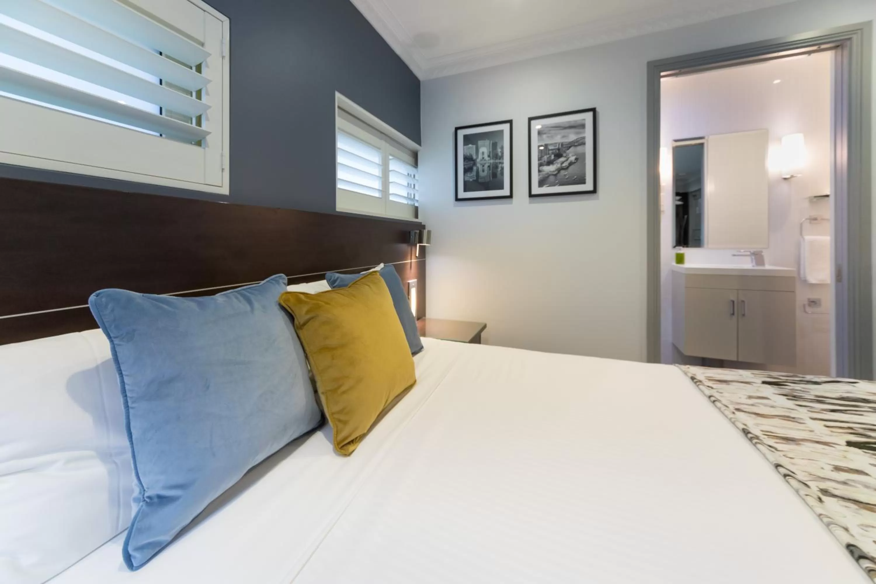 Bed in Hyde Park Inn