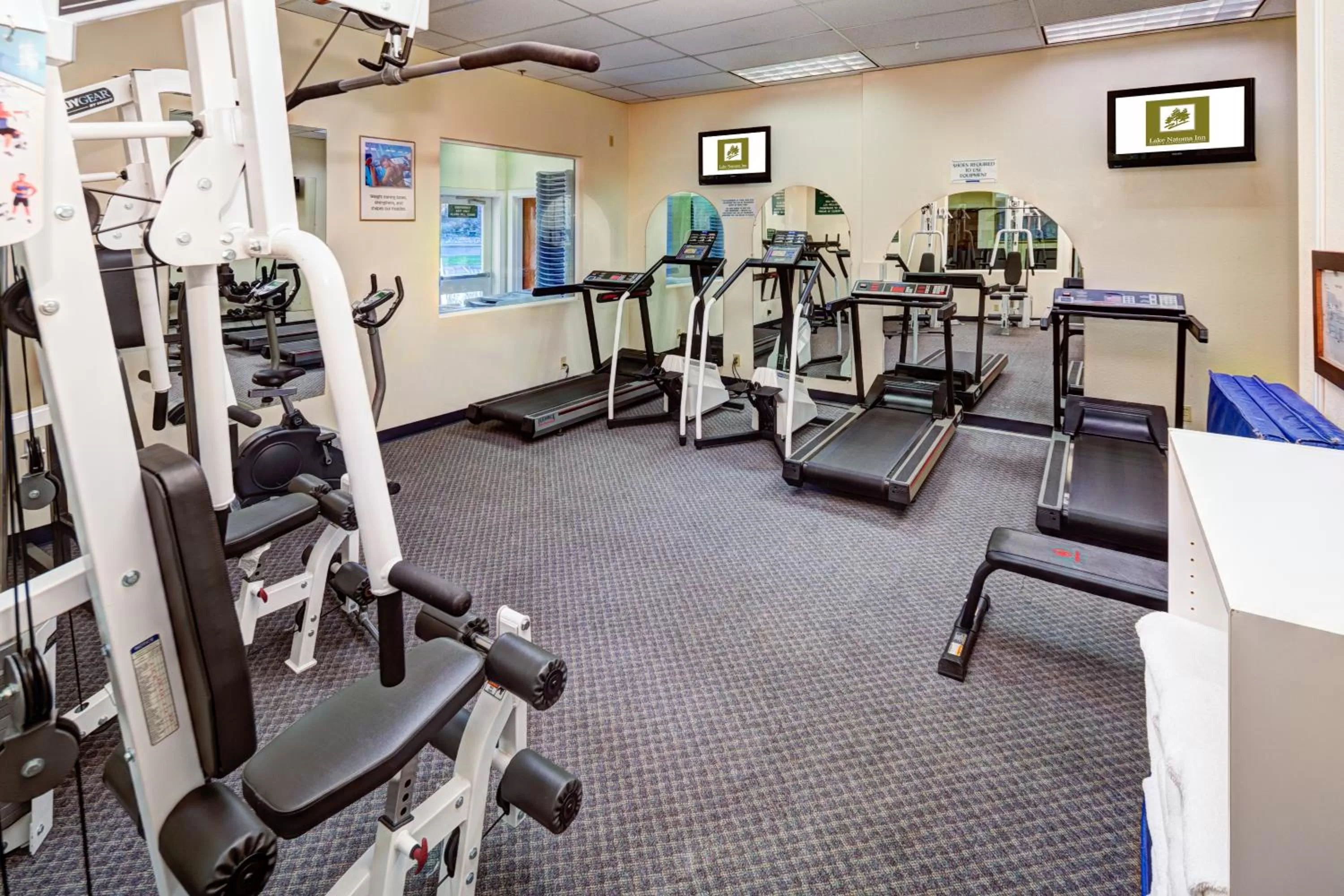 Fitness centre/facilities in Lake Natoma Inn