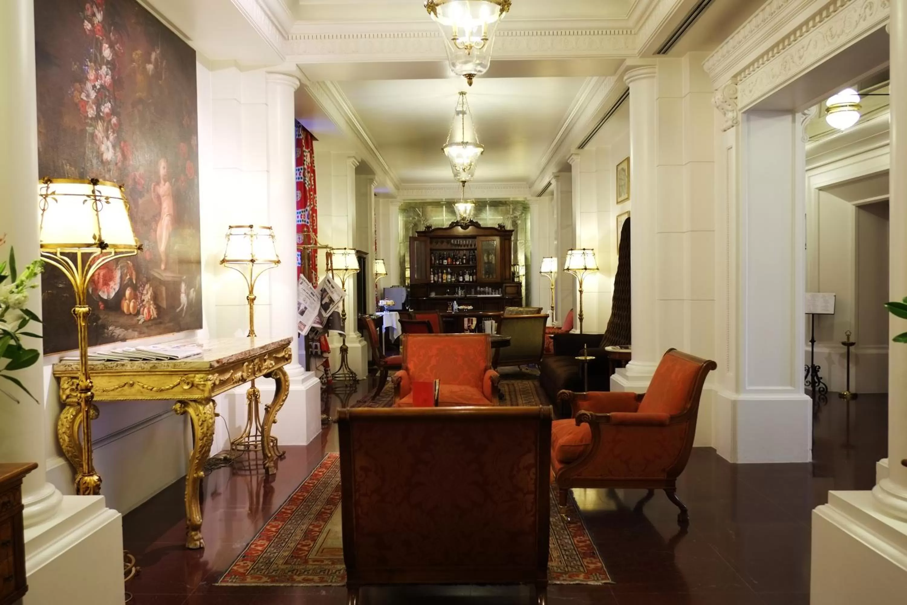 Communal lounge/ TV room in Hotel Albani Firenze