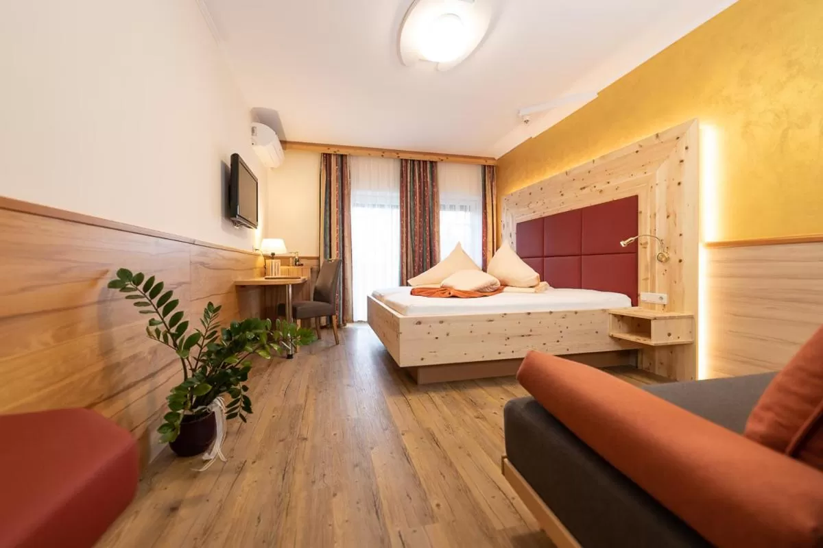 Photo of the whole room, Bed in Thermenhof PuchasPLUS Loipersdorf