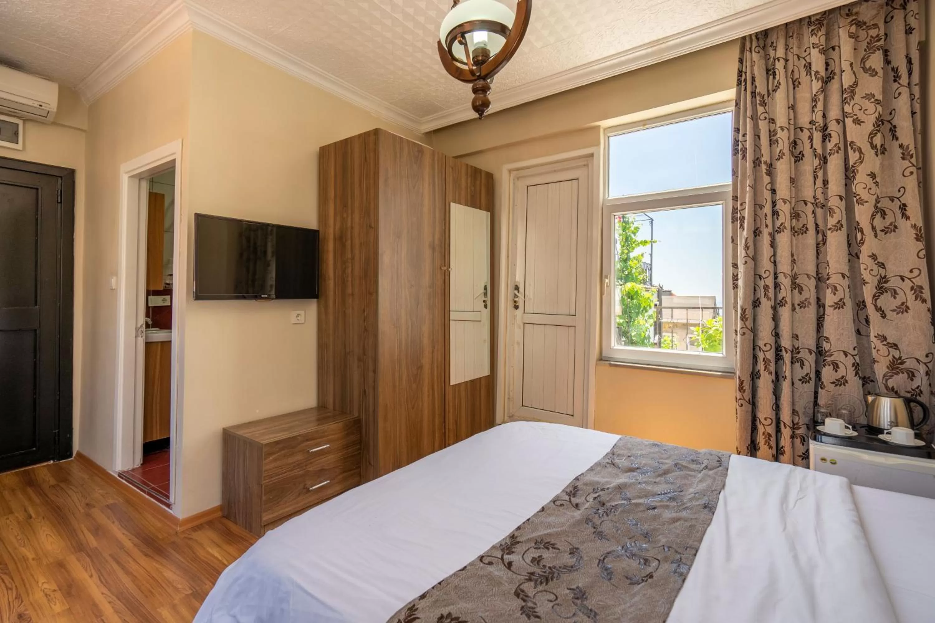 Bed in Gedikpasa Family