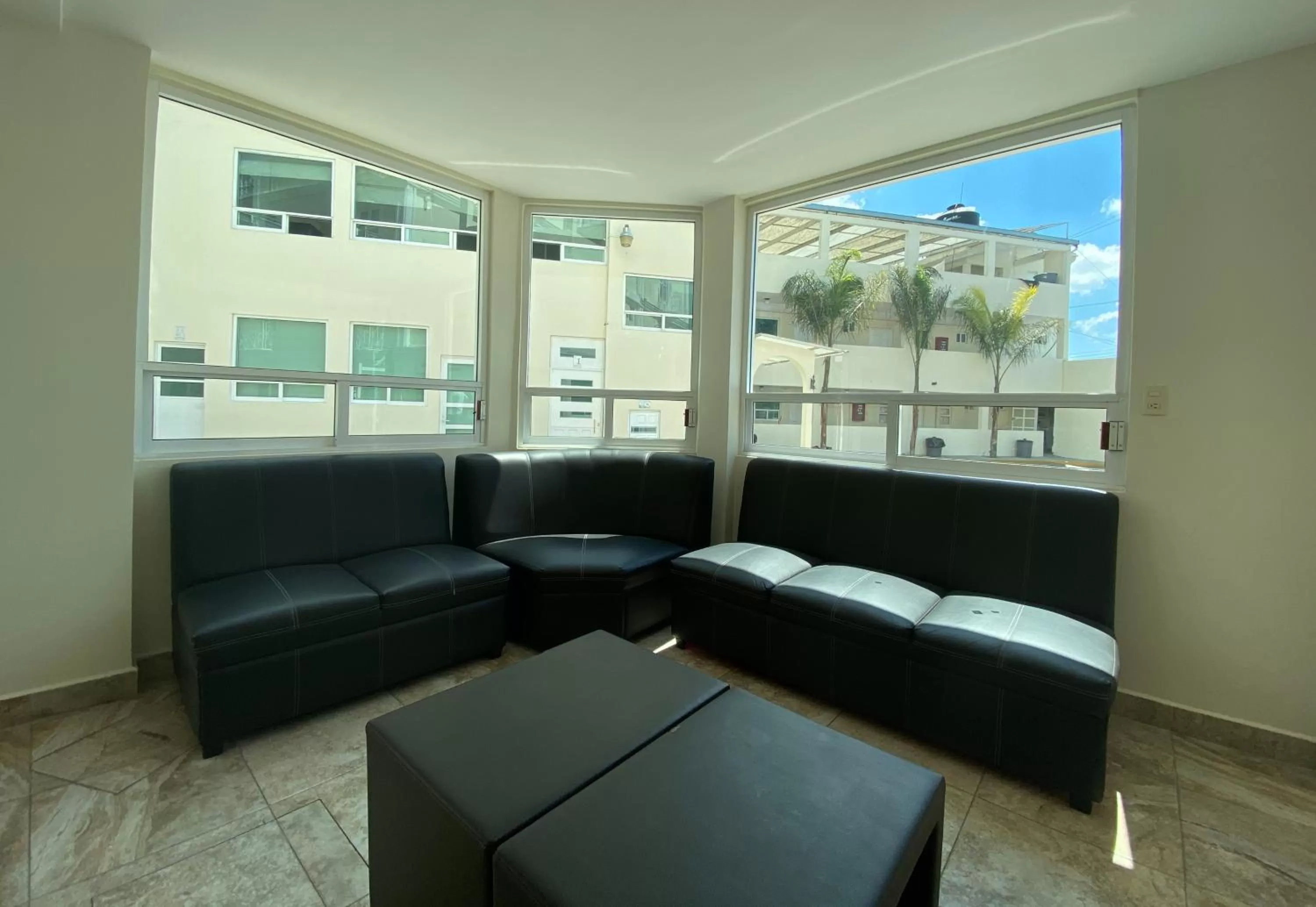 Living room in Hotel Royal Puebla