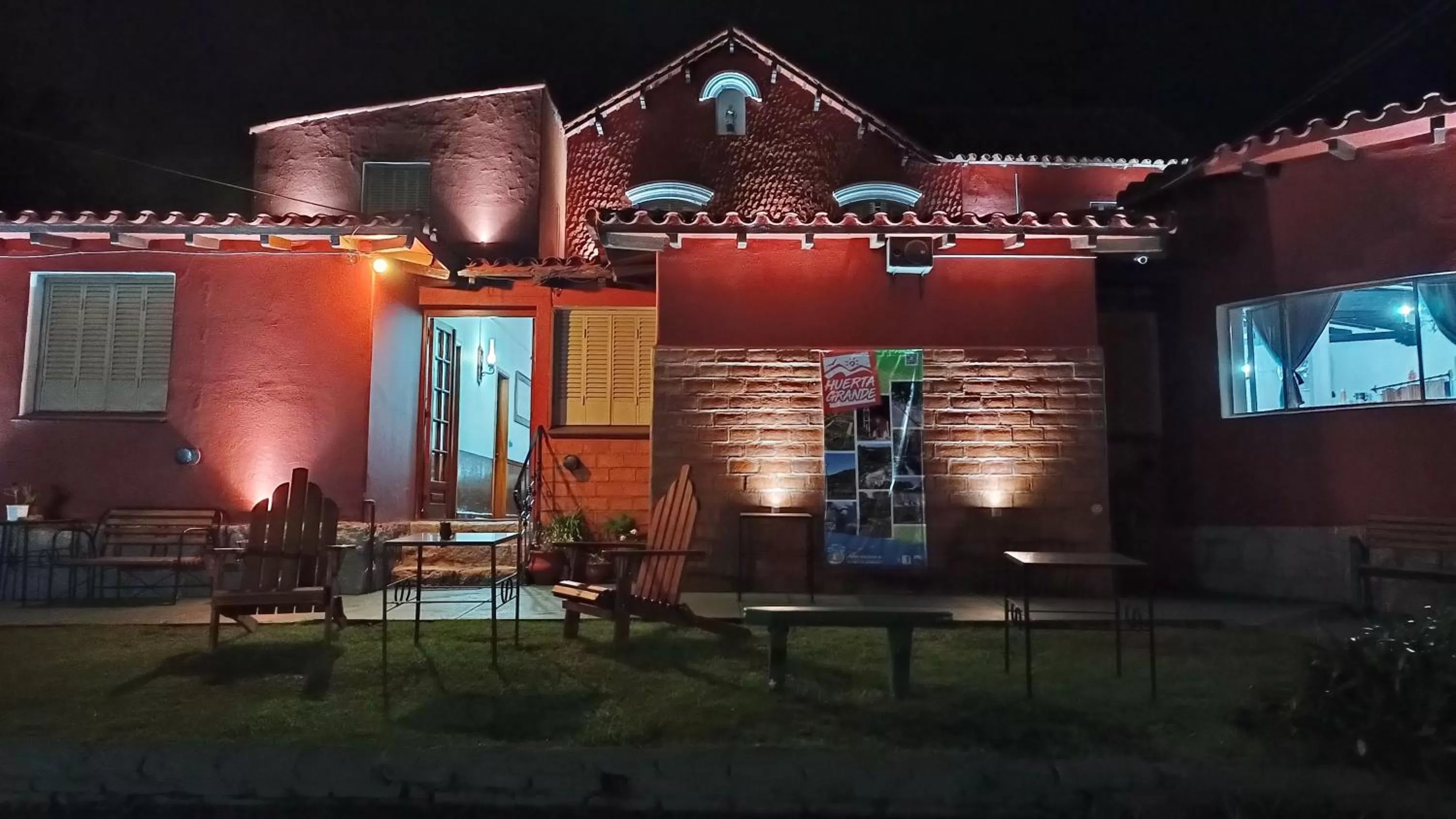 Property building in Castelar - Hotel & Apart